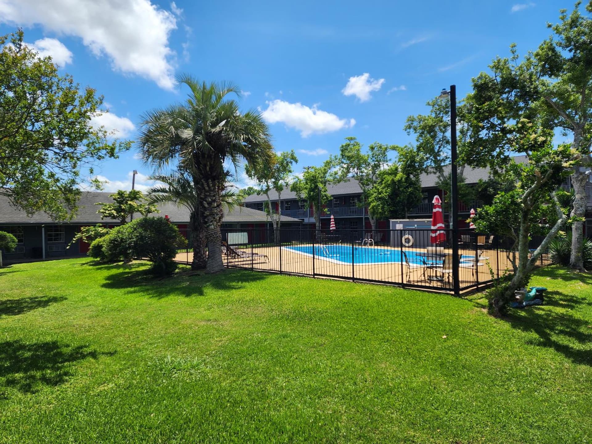 Red Carpet Inn - Houma gallery photo in Houma, LA — image 6