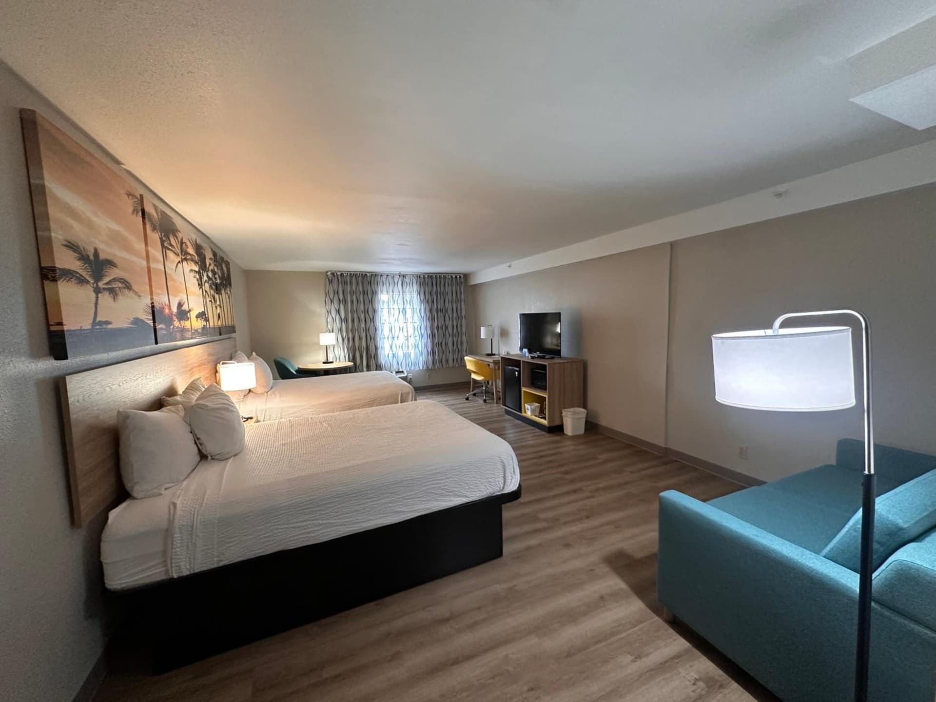 Days Inn & Suites by Wyndham Artesia property views in Artesia, CA — gallery photo 3