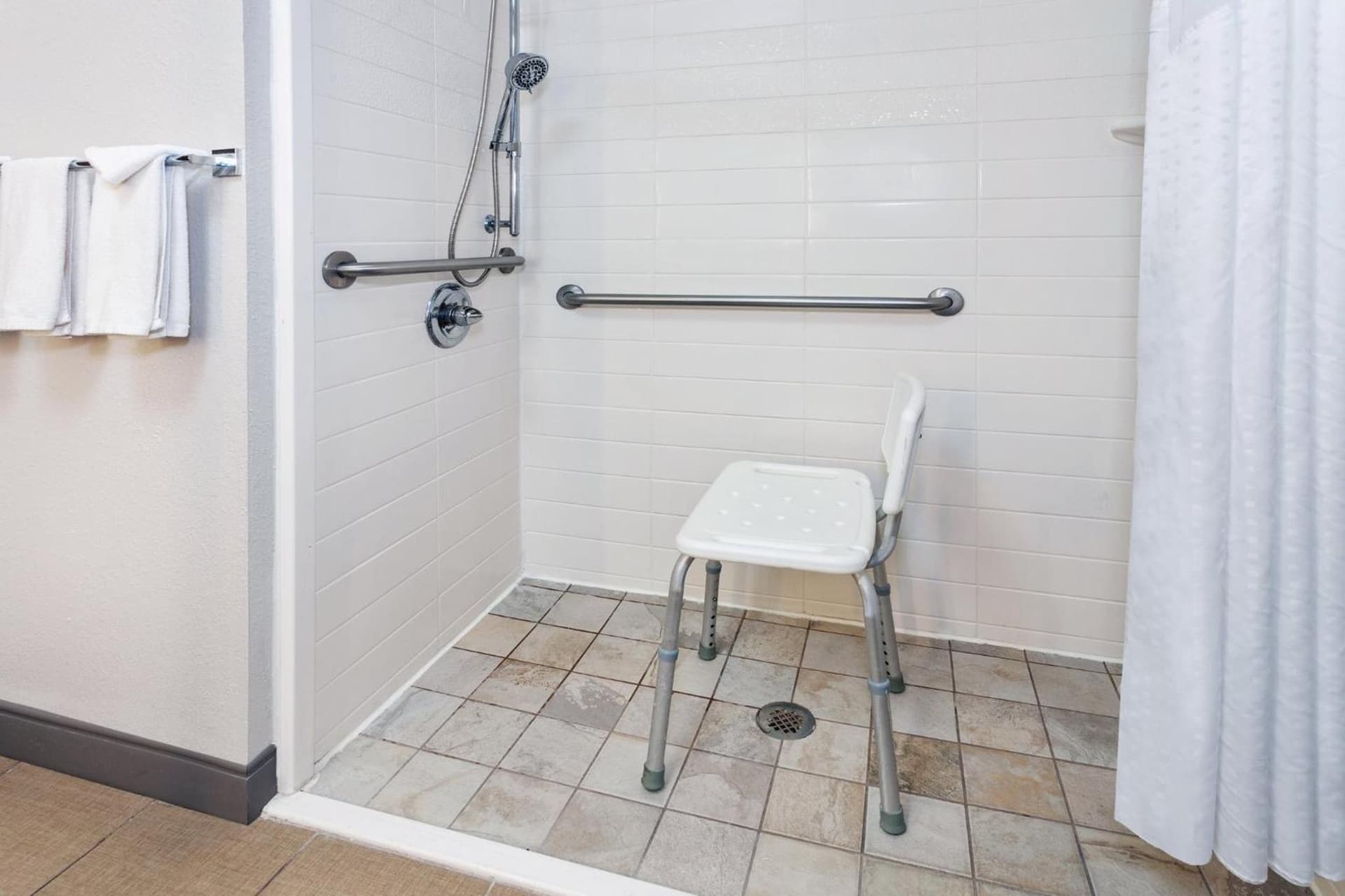 Holiday Inn Express & Suites Carmel North – Westfield by IHG gallery photo in Carmel, IN — image 52