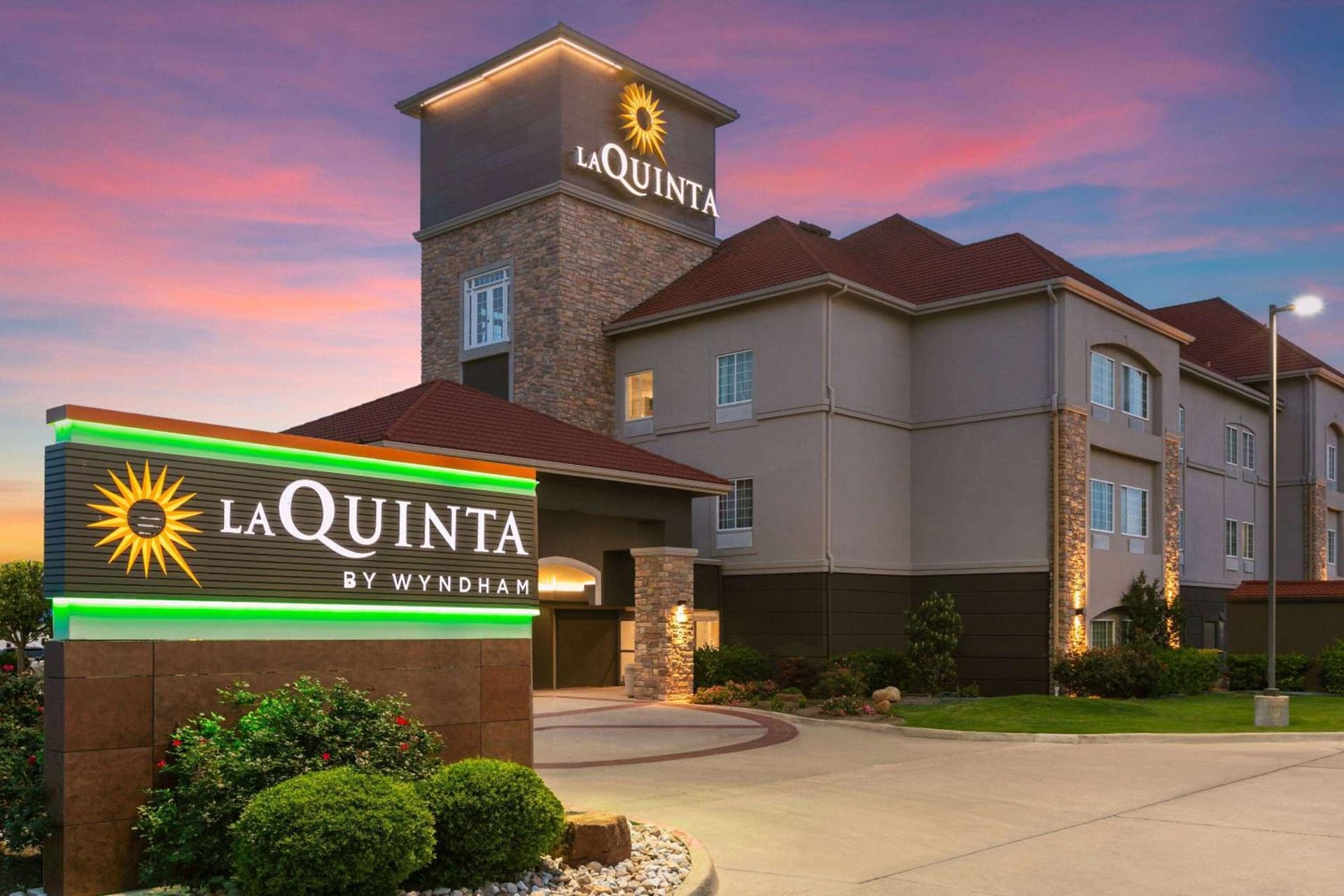 La Quinta by Wyndham Belton - Temple South interior in Belton, TX — gallery photo 2