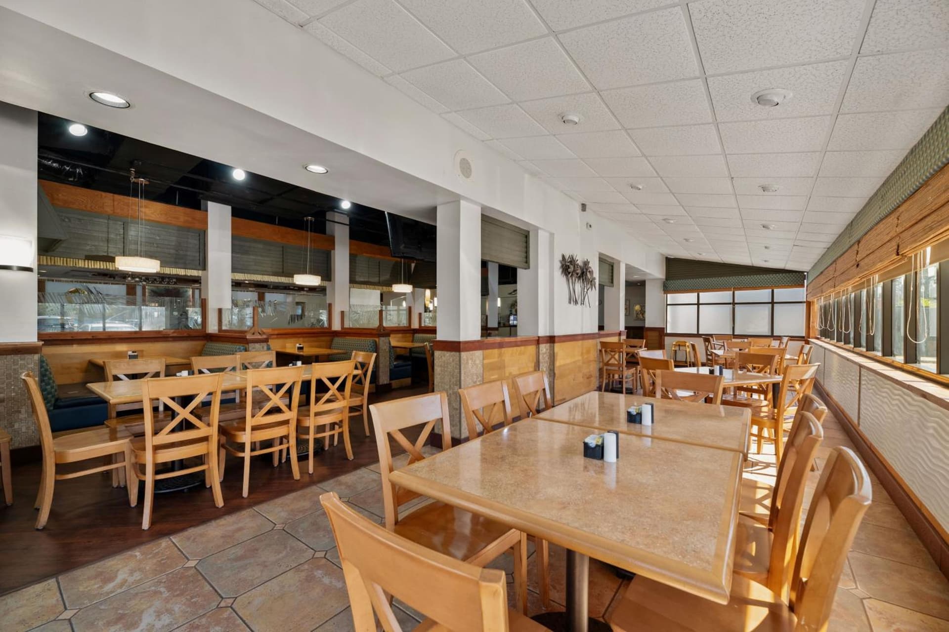 Best Western Orlando Gateway Hotel property views in Orlando, FL — gallery photo 3
