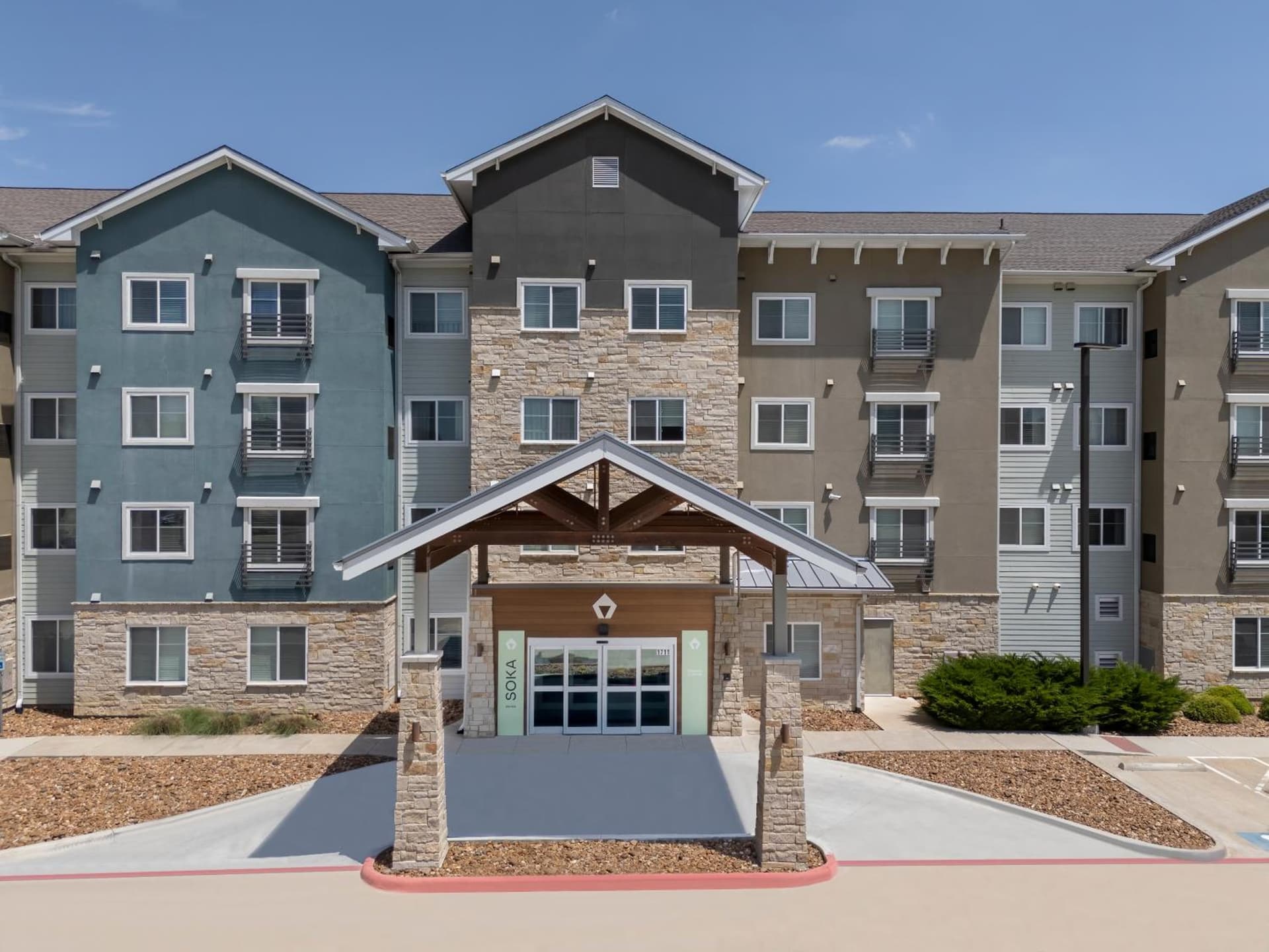 Soka Suites Dallas - Las Colinas interior in Irving, TX — gallery photo 2