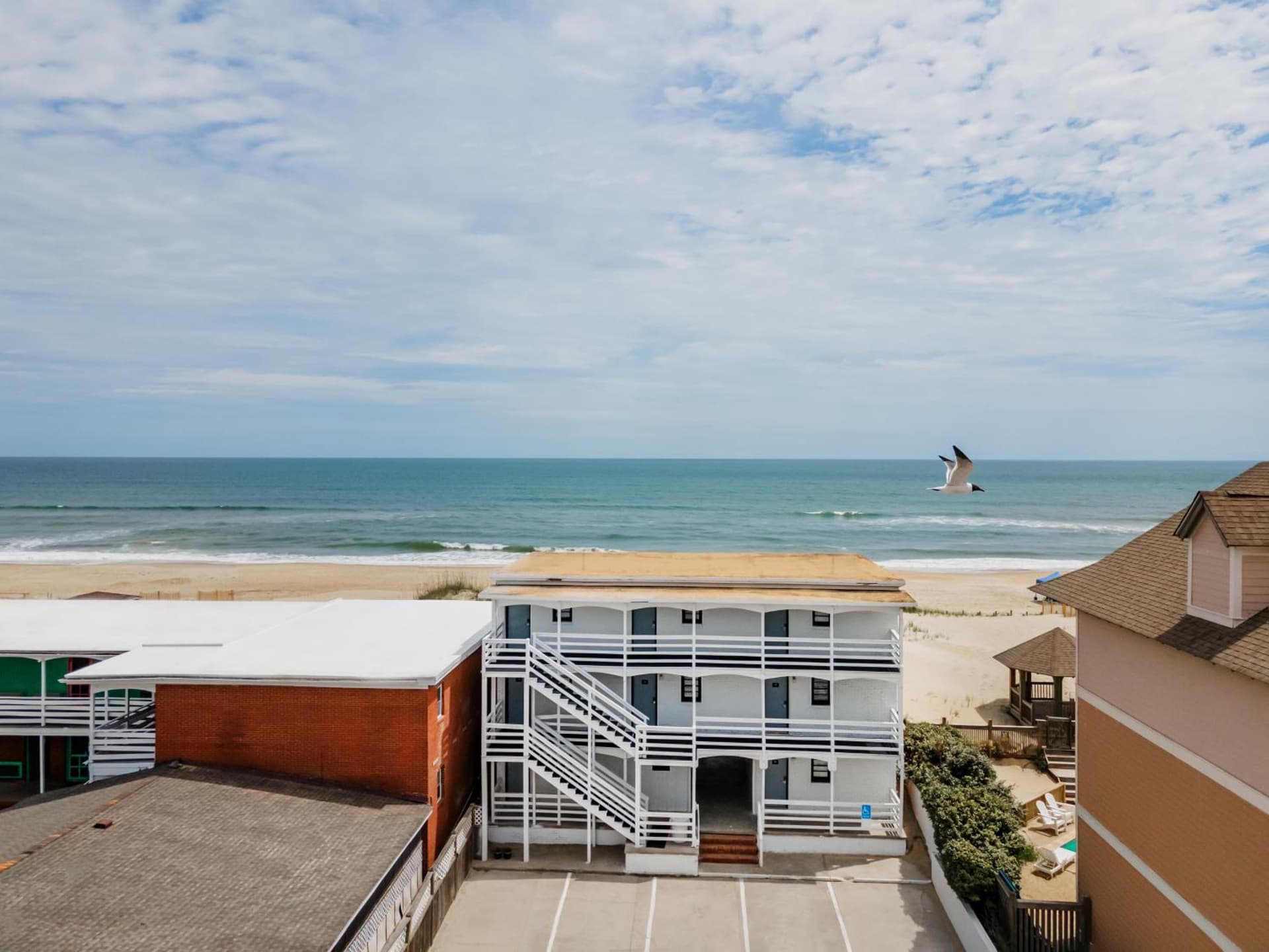 Mia's Boutique Hotel interior in Nags Head, NC — gallery photo 2