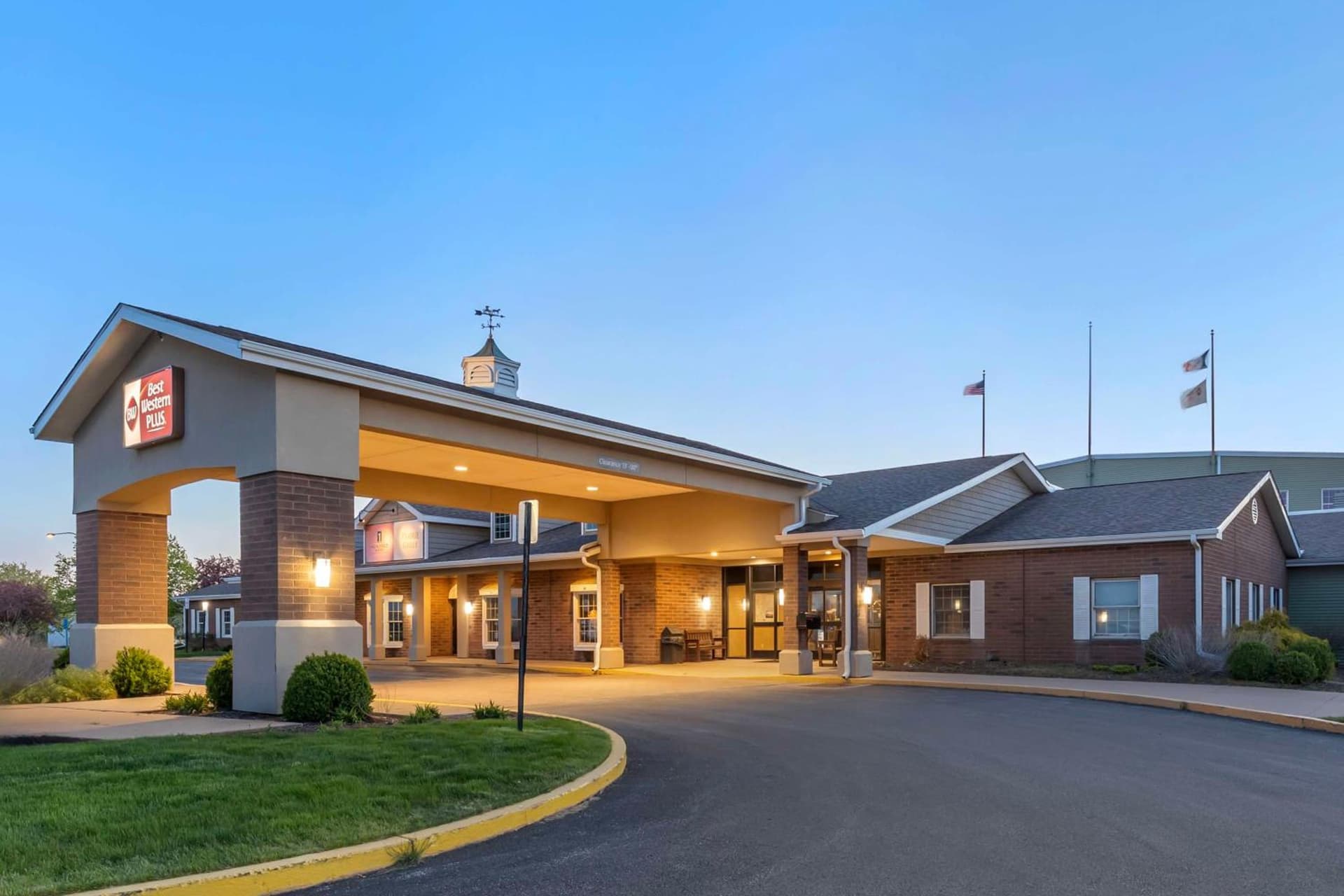 Best Western Plus Steeplegate Inn featured exterior or lobby in Davenport, IA — similar hotel