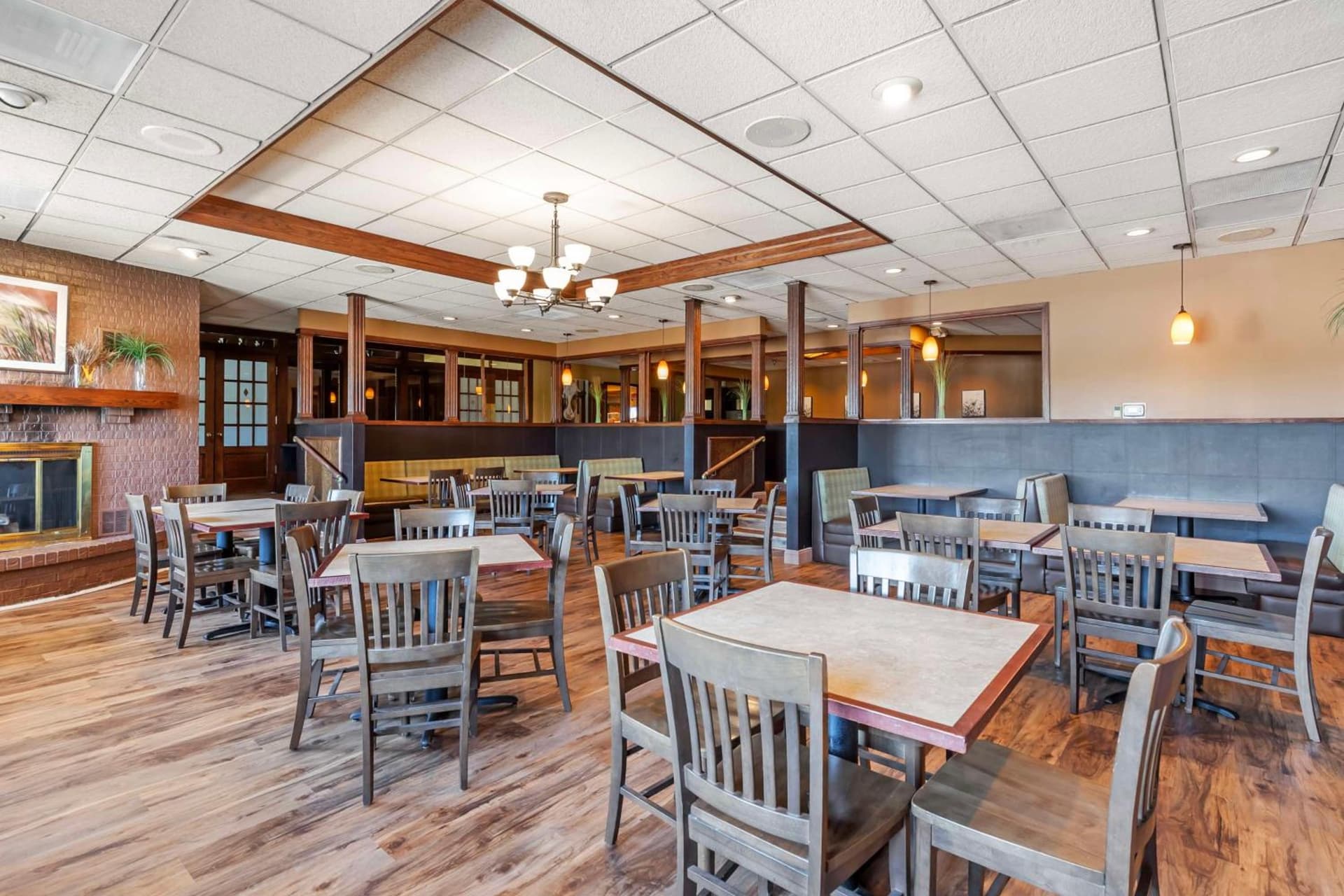 Best Western Plus Steeplegate Inn gallery photo in Davenport, IA — image 8