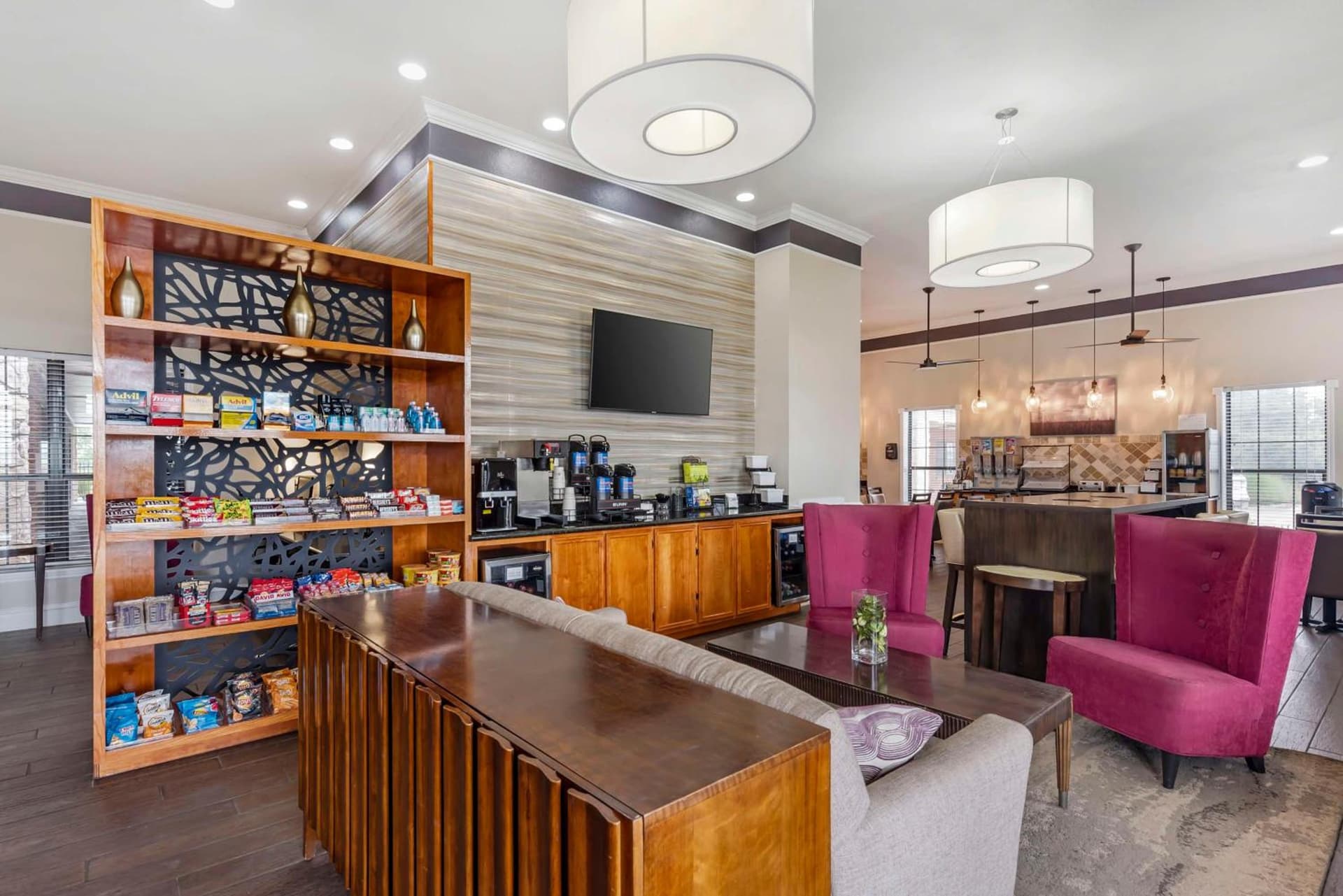 Best Western Inn of Brenham interior in Brenham, TX — gallery photo 2