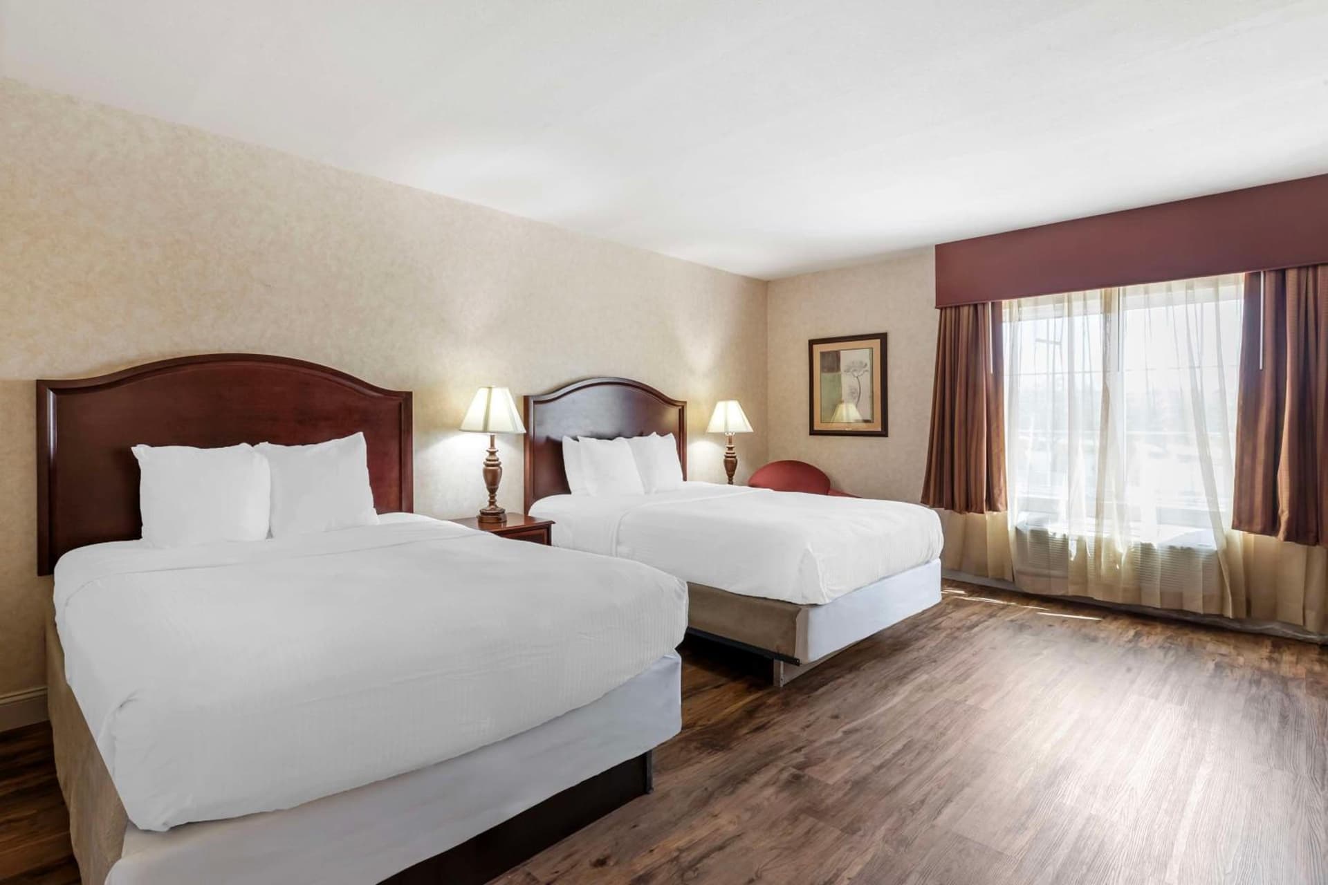 Best Western Plus Steeplegate Inn property views in Davenport, IA — gallery photo 3
