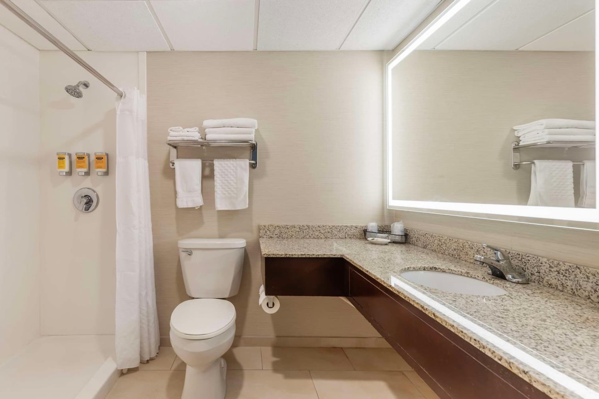 Best Western Plus Steeplegate Inn gallery photo in Davenport, IA — image 30