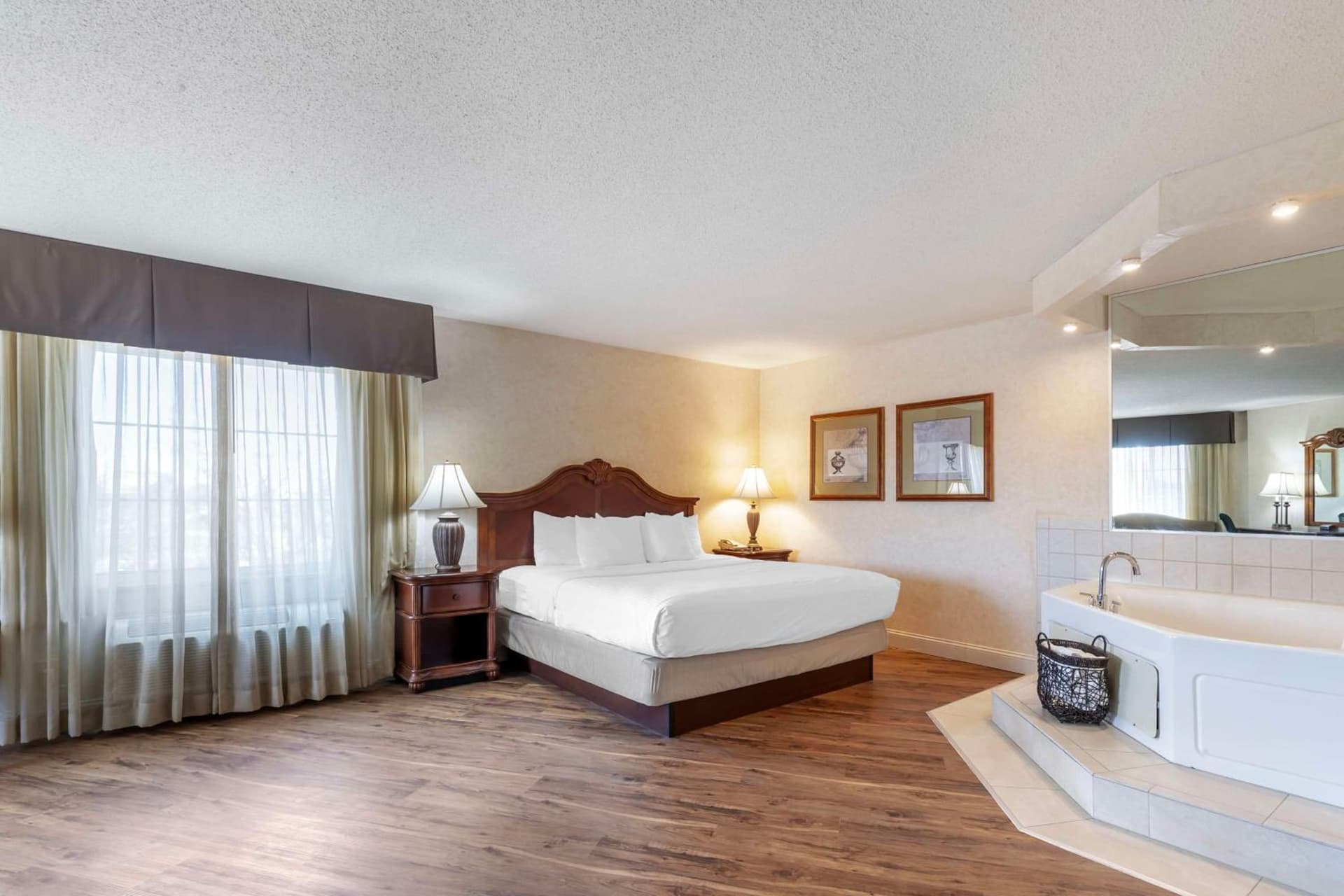 Best Western Plus Steeplegate Inn gallery photo in Davenport, IA — image 43