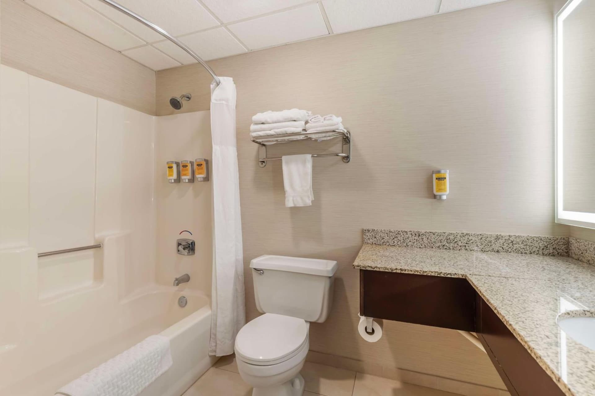 Best Western Plus Steeplegate Inn gallery photo in Davenport, IA — image 13