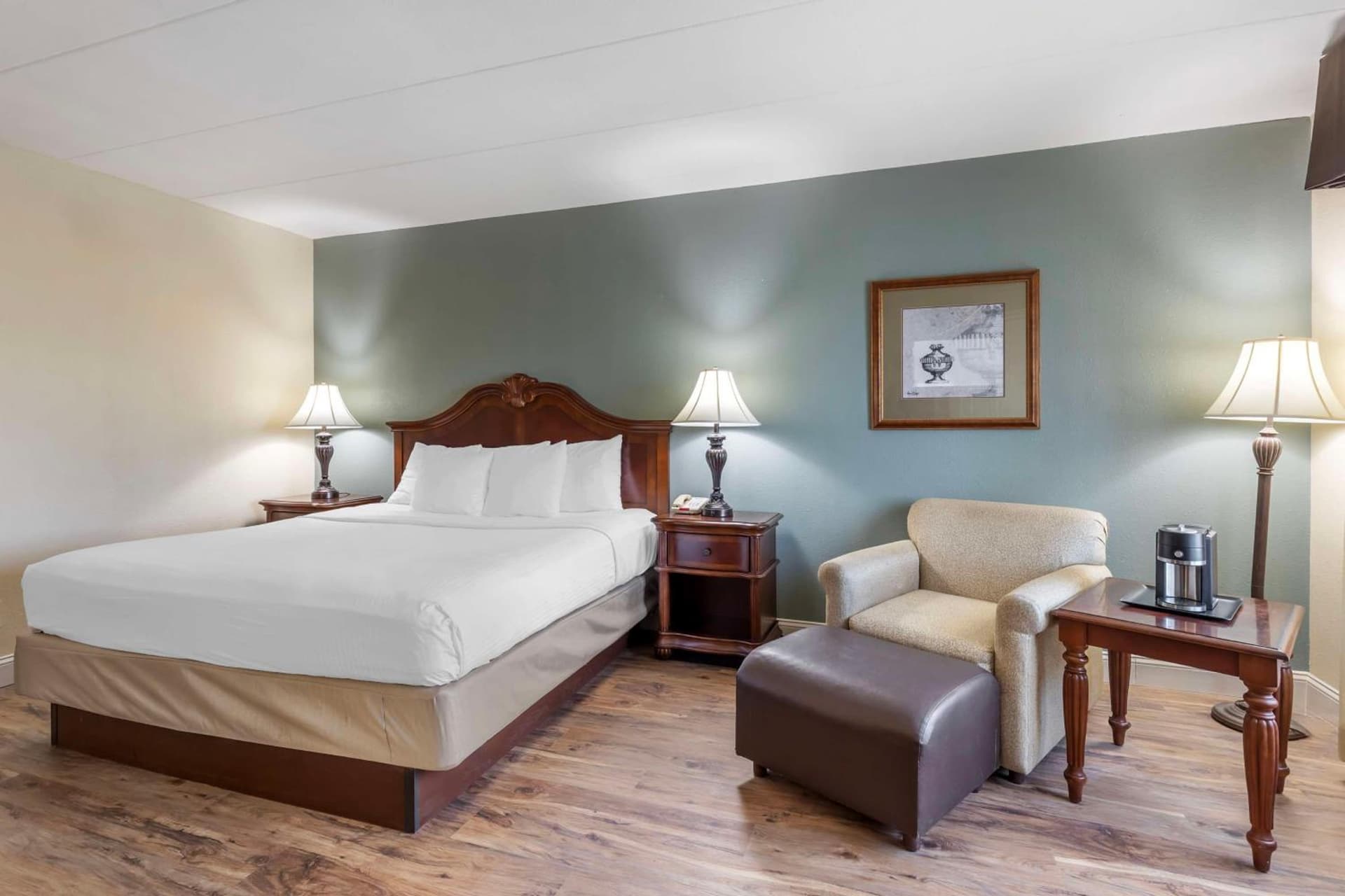 Best Western Plus Steeplegate Inn gallery photo in Davenport, IA — image 4