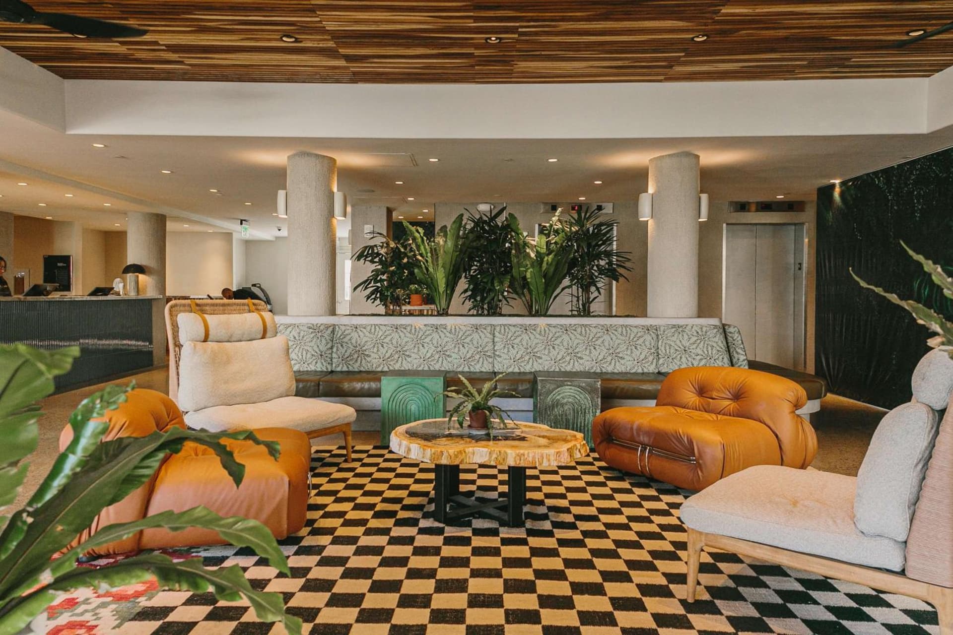 Wayfinder Waikiki - Voted Top 10 Best Hotels in Hawaii! interior in Honolulu, HI — gallery photo 2