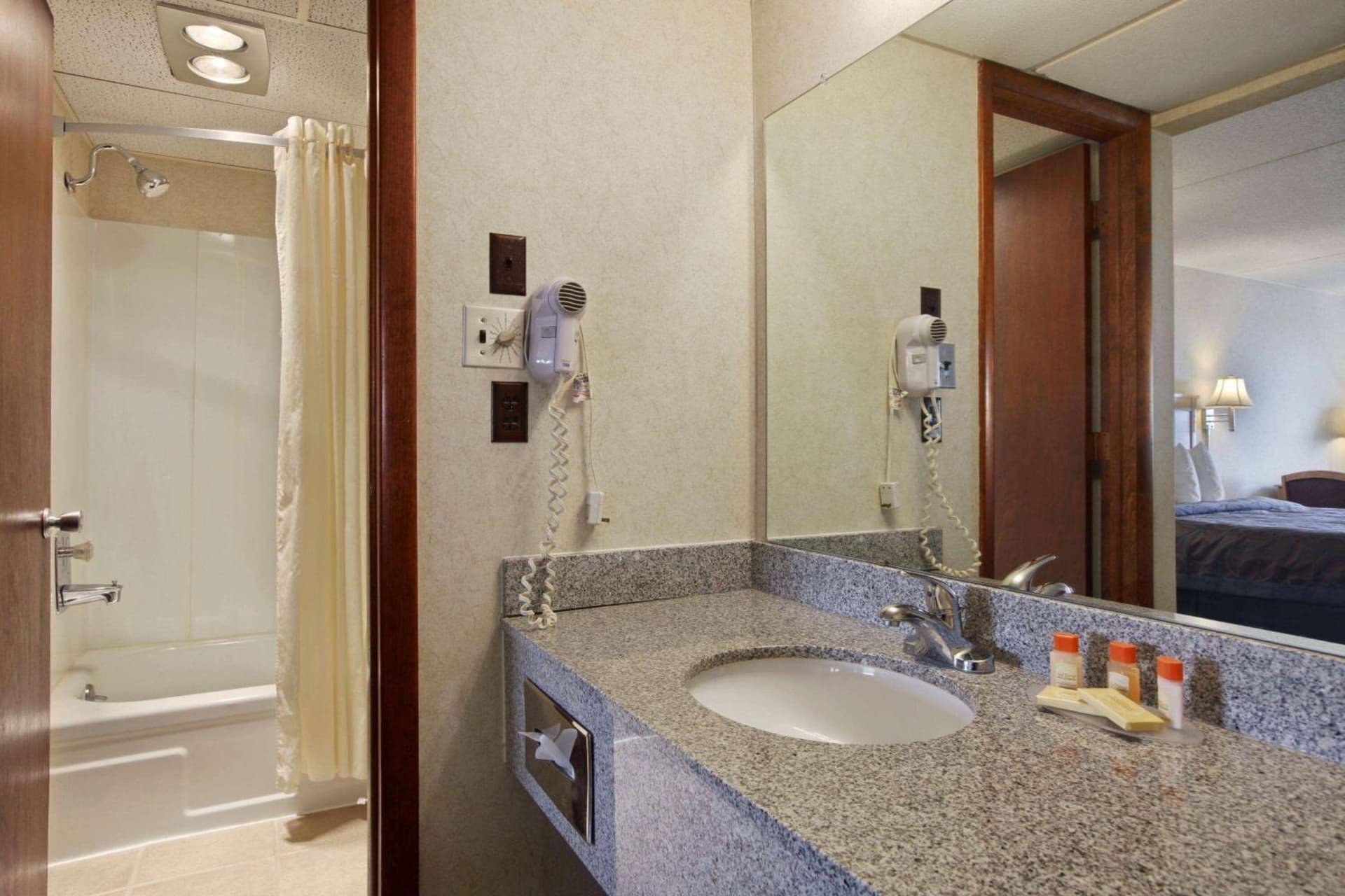 Days Inn by Wyndham Salina South property views in Salina, KS — gallery photo 3