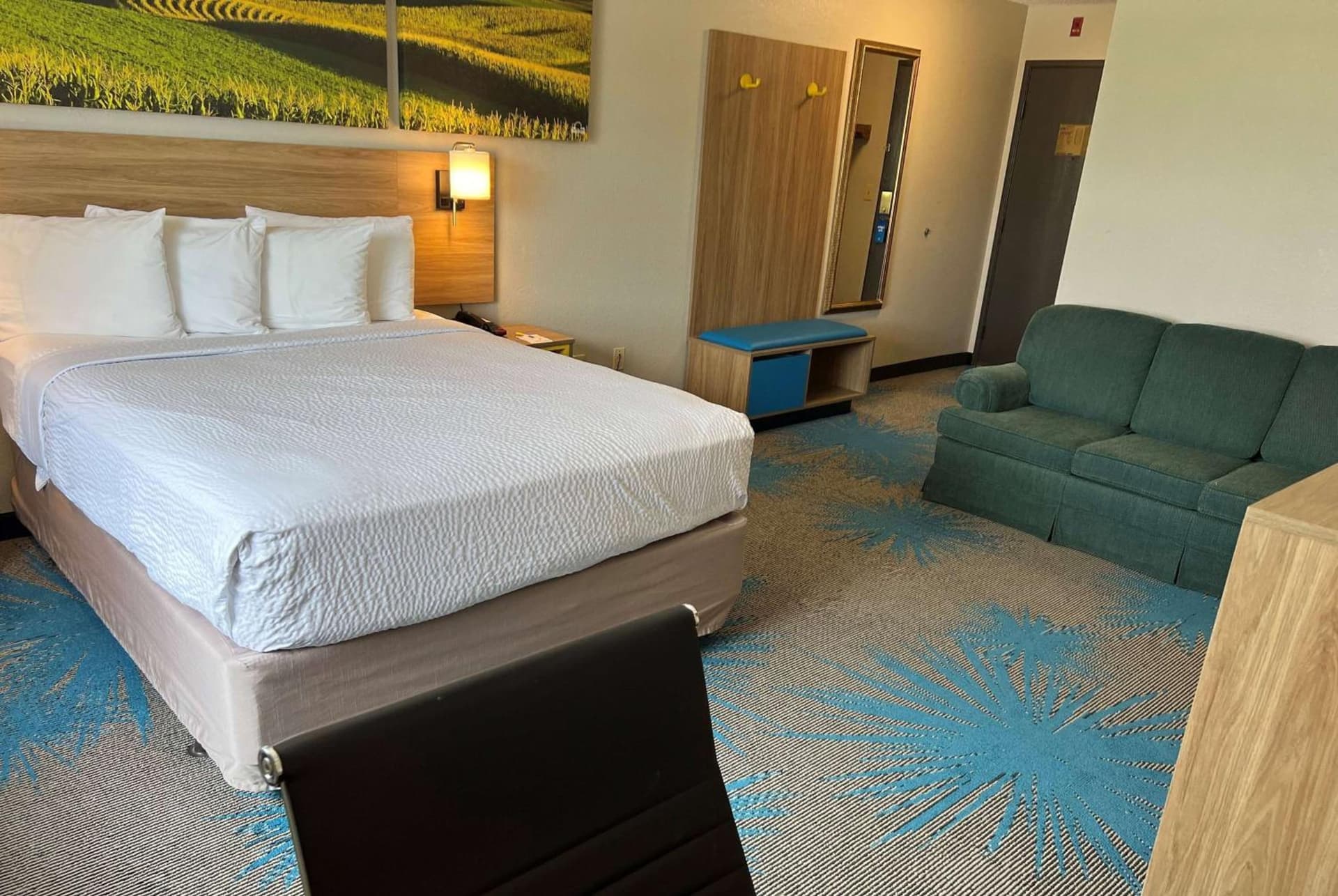 Days Inn & Suites by Wyndham Des Moines Airport gallery photo in Des Moines, IA — image 48