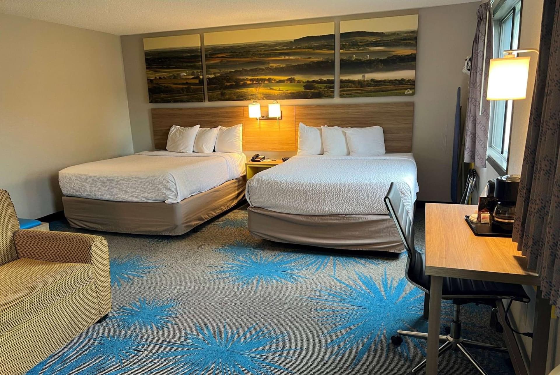 Days Inn & Suites by Wyndham Des Moines Airport gallery photo in Des Moines, IA — image 10