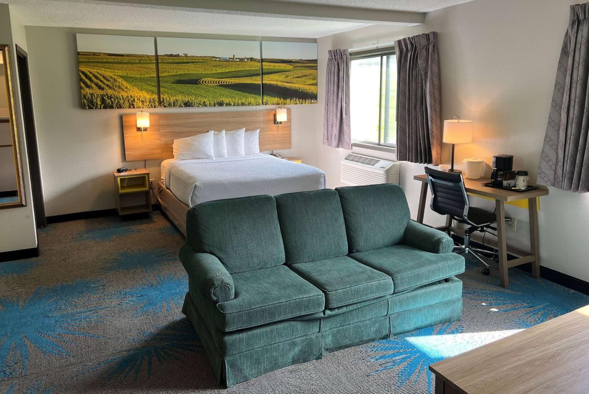 Days Inn & Suites by Wyndham Des Moines Airport gallery photo in Des Moines, IA — image 29