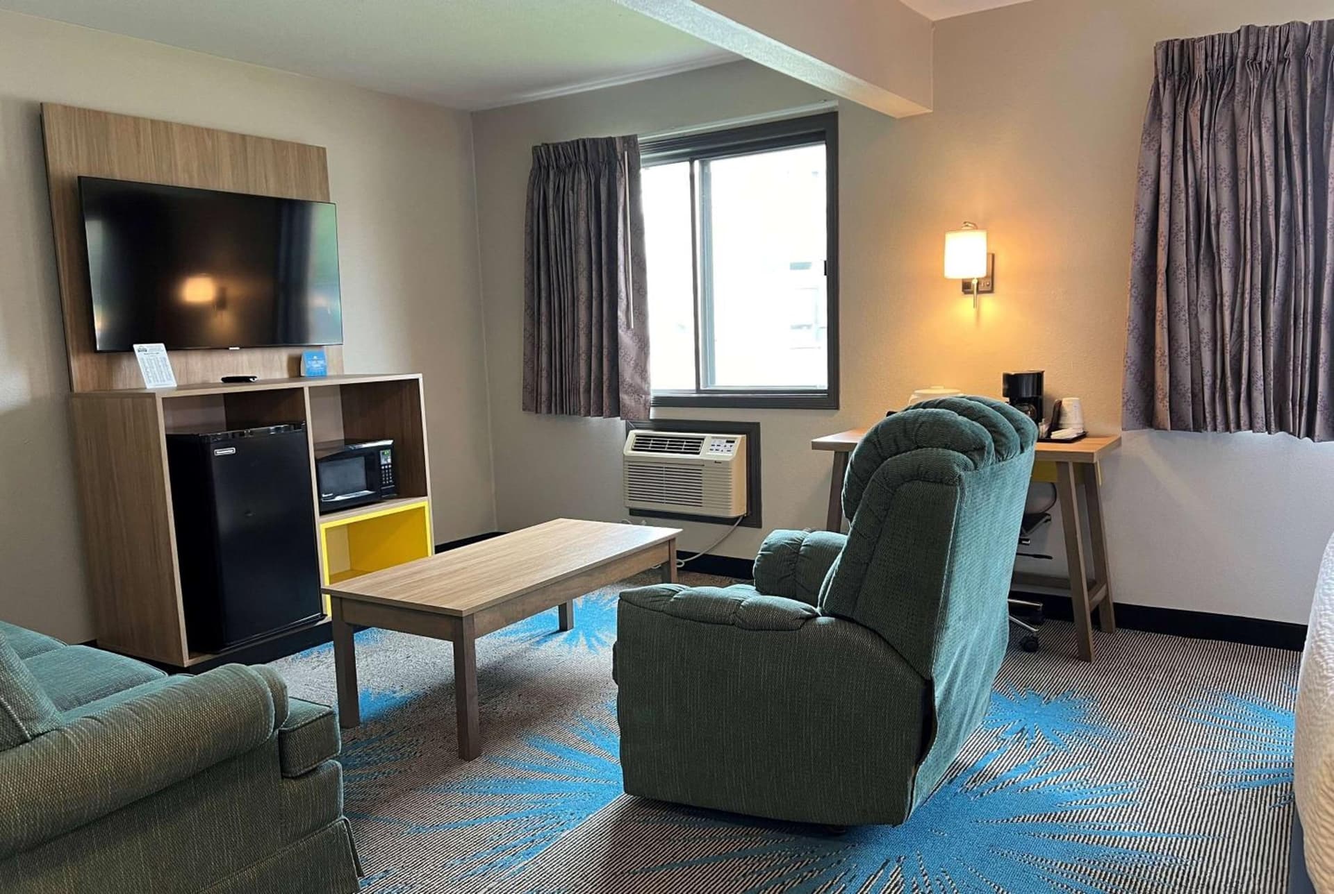 Days Inn & Suites by Wyndham Des Moines Airport gallery photo in Des Moines, IA — image 66