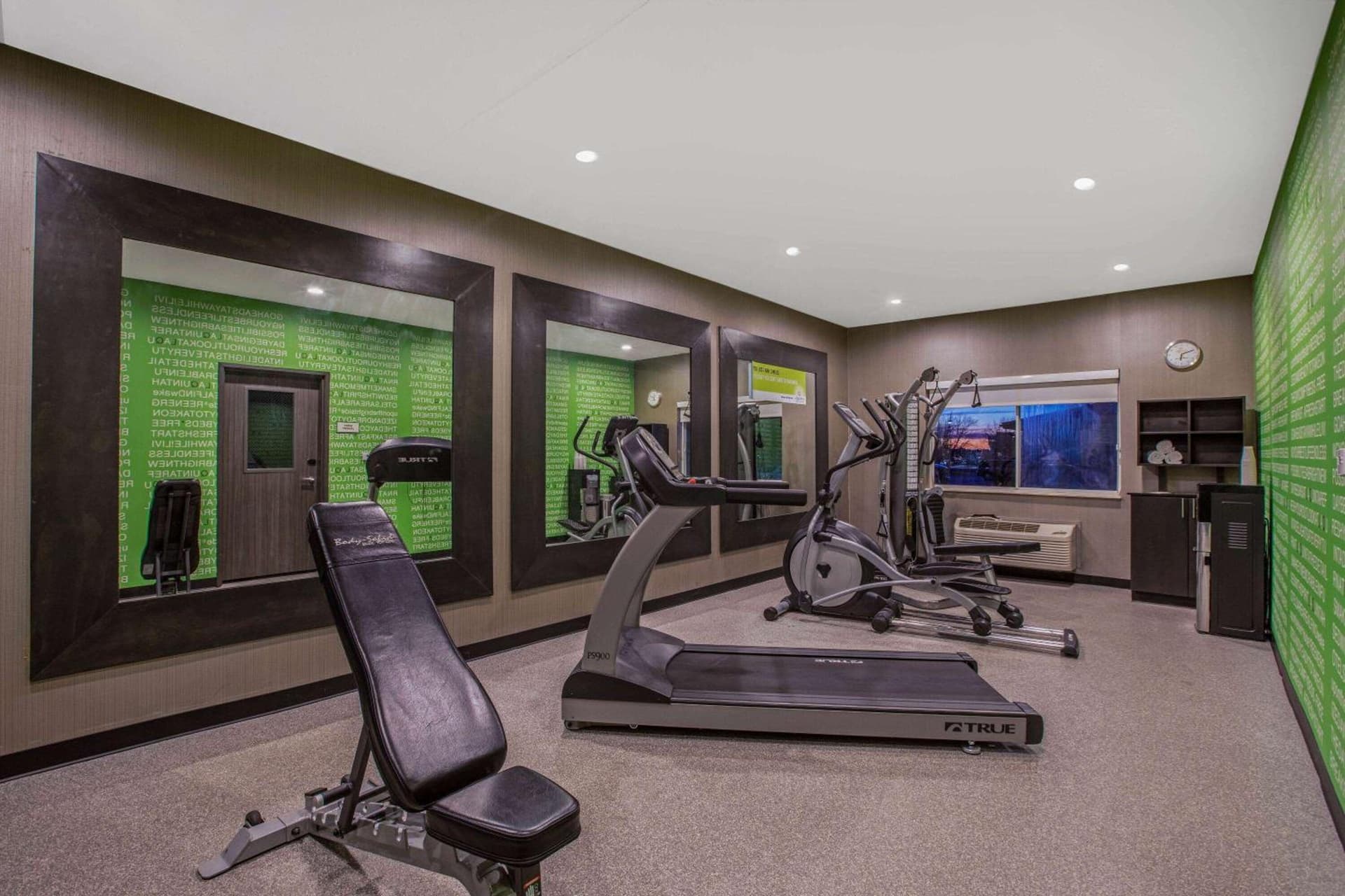 La Quinta by Wyndham Fayetteville interior in Fayetteville, AR — gallery photo 2