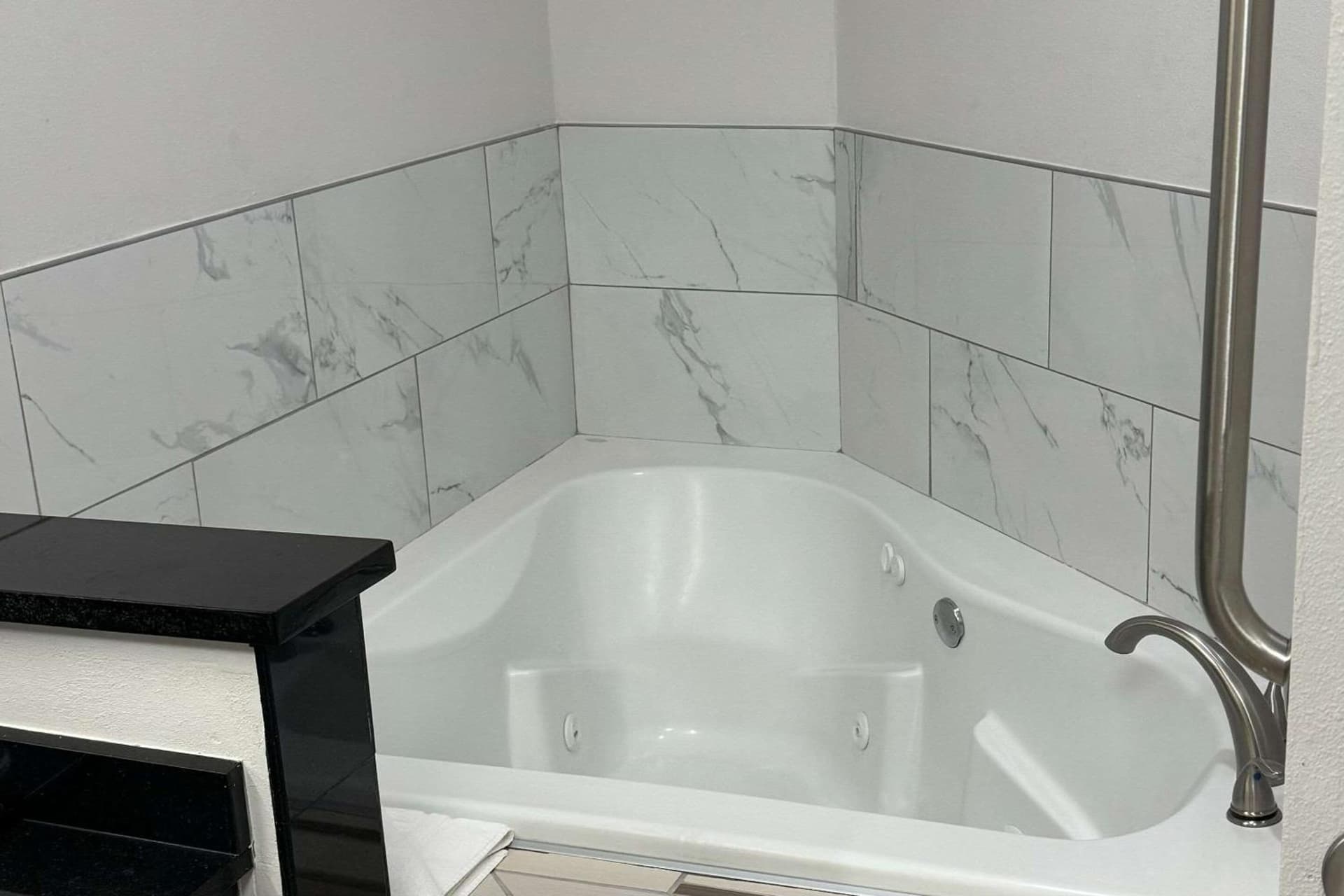 Comfort Inn & Suites Akron South interior in Akron, OH — gallery photo 2