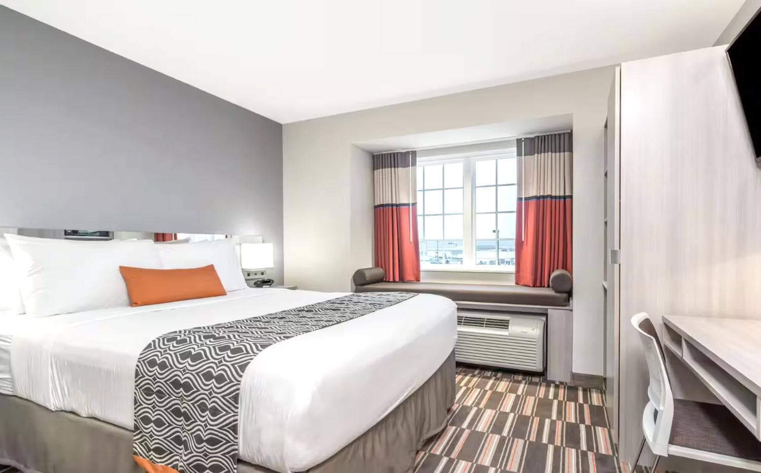 Spark by Hilton Rochester South interior in Rochester, MN — gallery photo 2