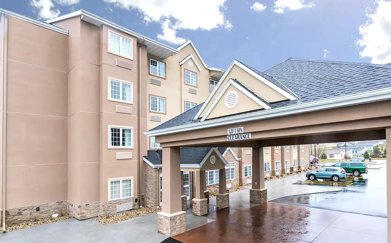 Spark by Hilton Rochester South featured exterior or lobby in Rochester, MN — similar hotel
