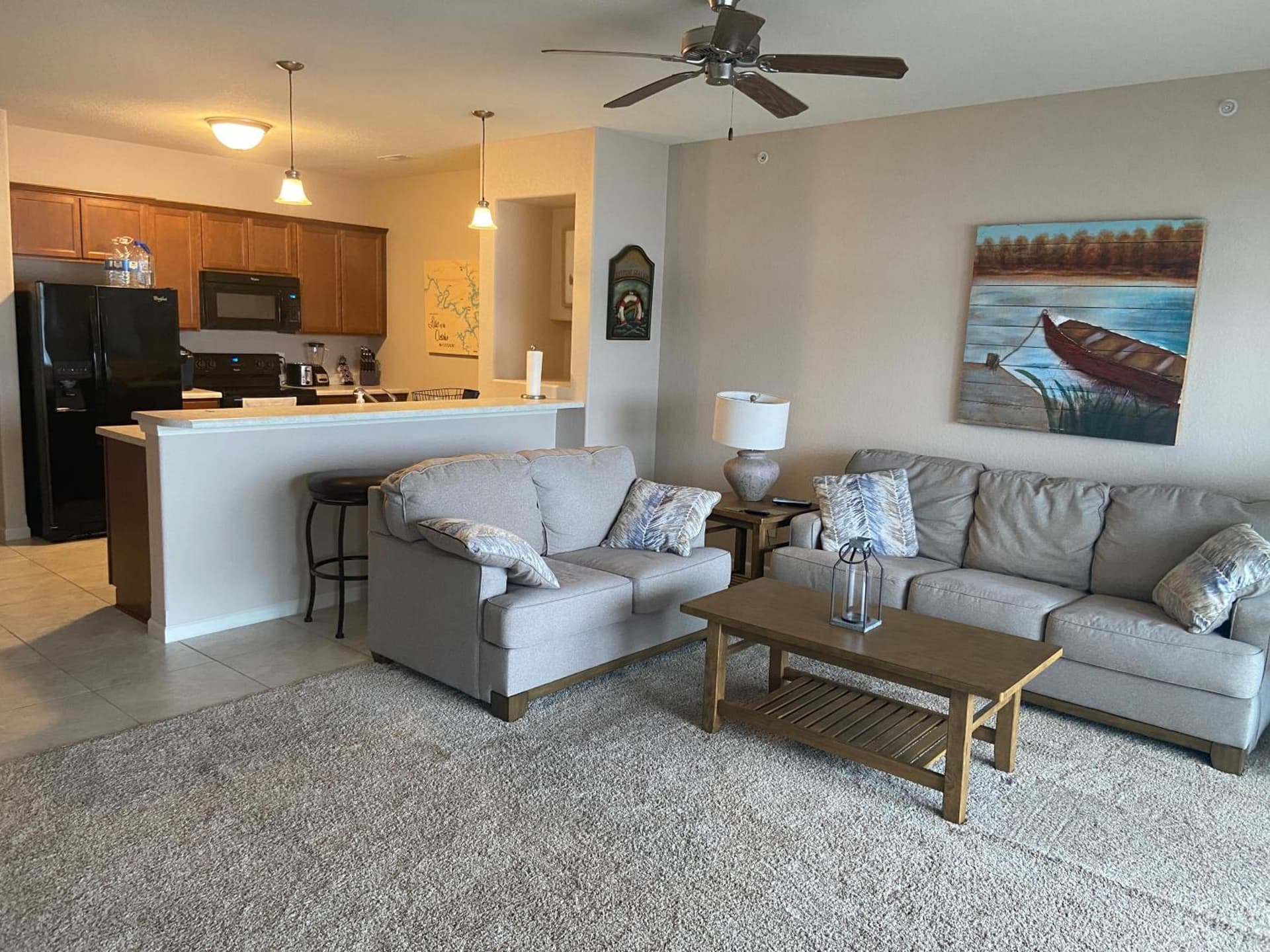 Beautiful Lakeside Oasis interior in Rocky Mount — gallery photo 2