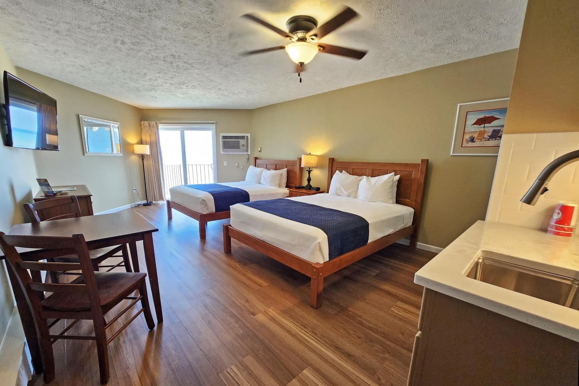 Pointes North Beachfront Hotel - 2 Person Spa Tub Studios property views in Traverse City, MI — gallery photo 3