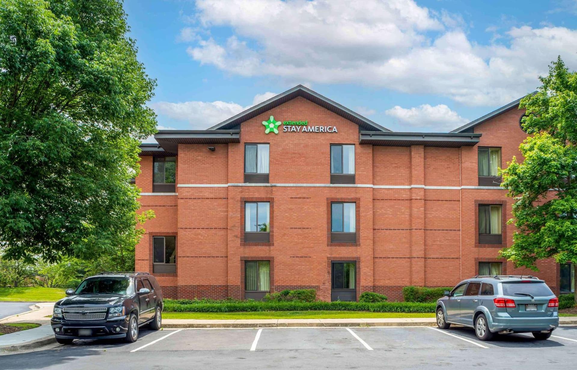 Extended Stay America Select Suites - Columbia - Gateway Drive featured exterior or lobby in Columbia, MD — similar hotel