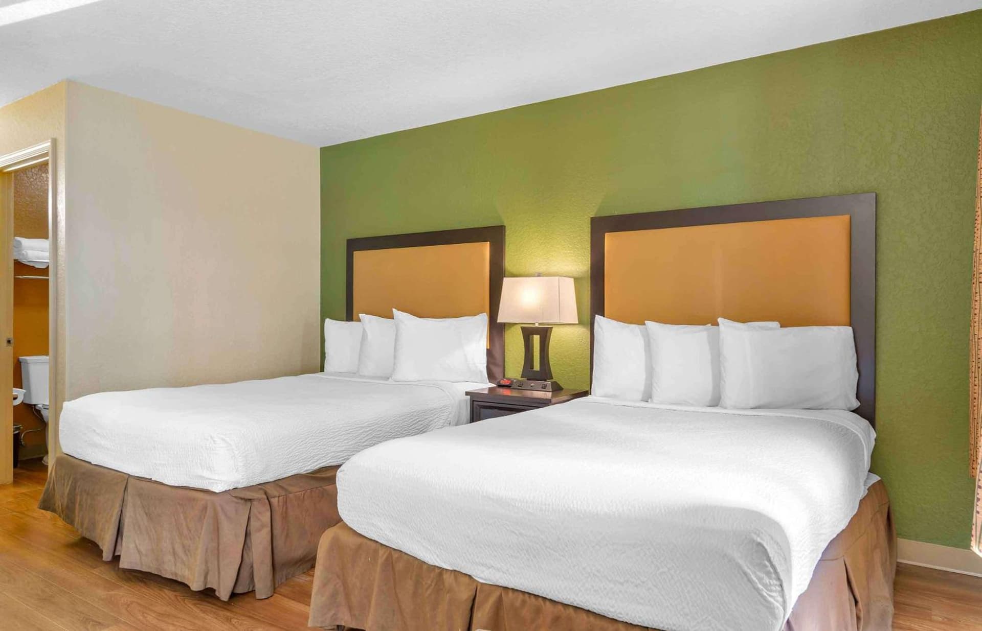 Extended Stay America Suites - Columbia - Columbia Corporate Park interior in Columbia, MD — gallery photo 2