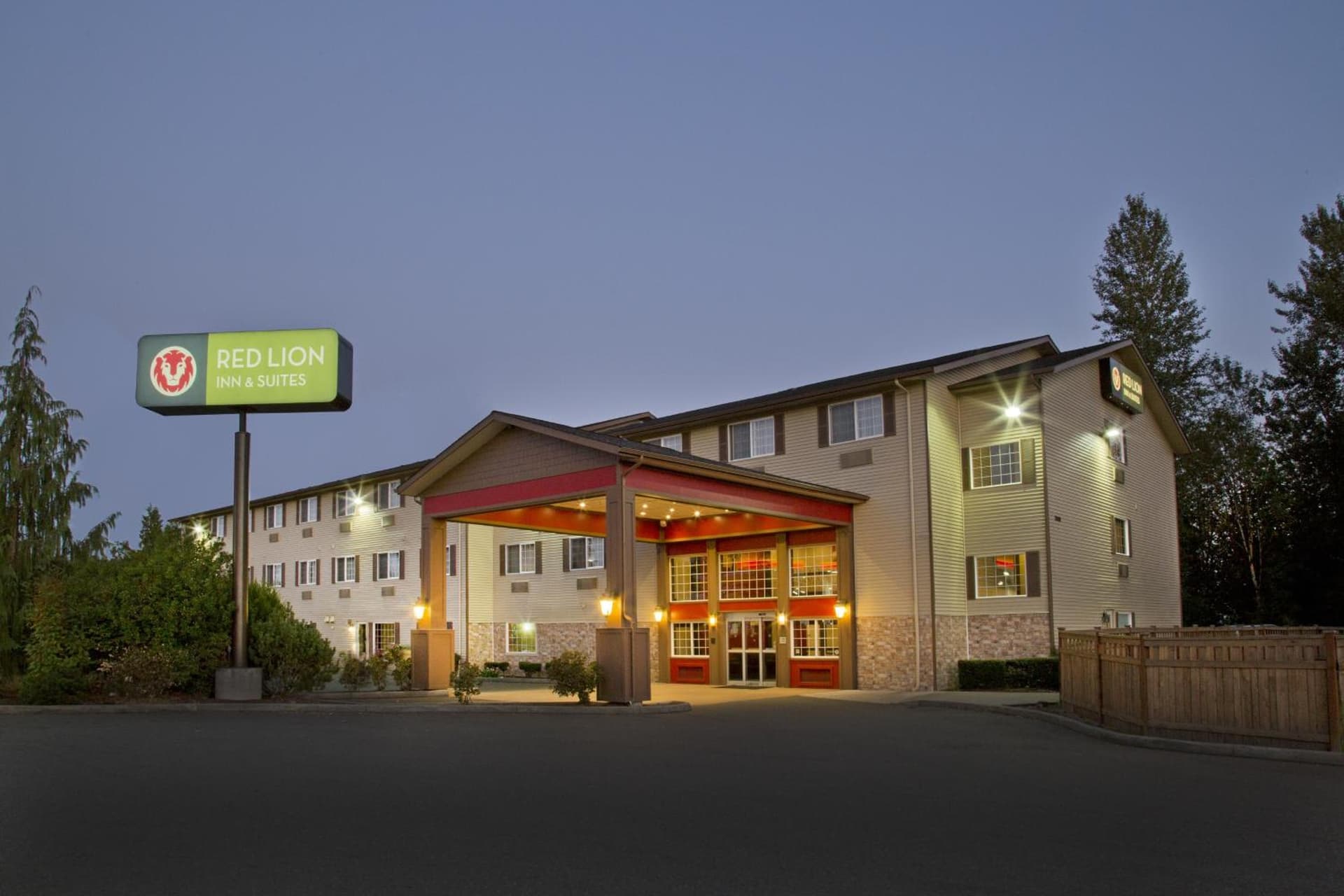 Baymont by Wyndham Kent - Seattle exterior or lobby in Kent, WA — main listing photo
