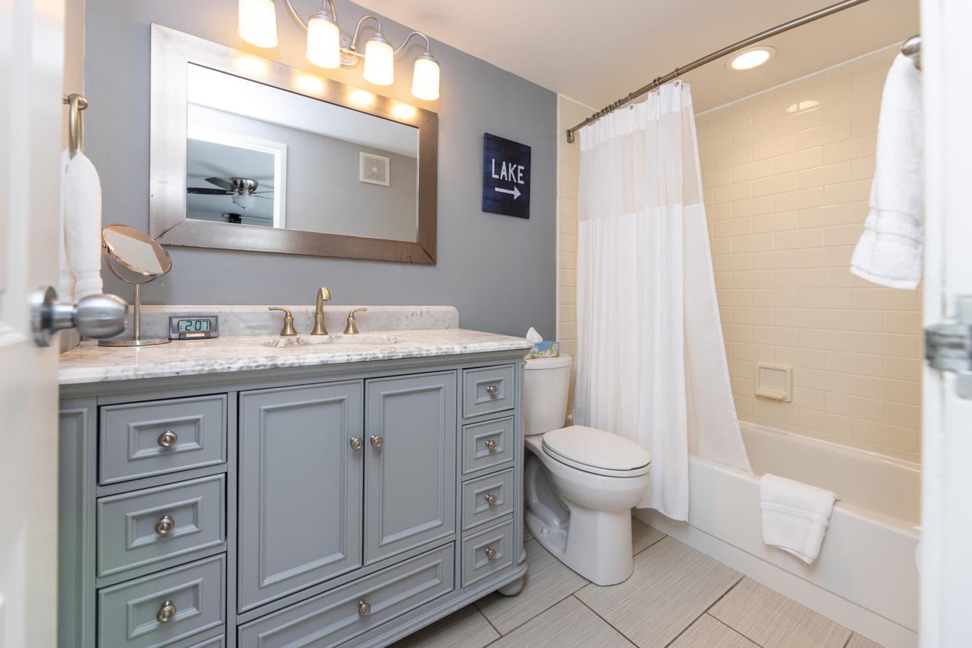 Harbor Town, BW Signature Collection property views in Manitowoc, WI — gallery photo 3