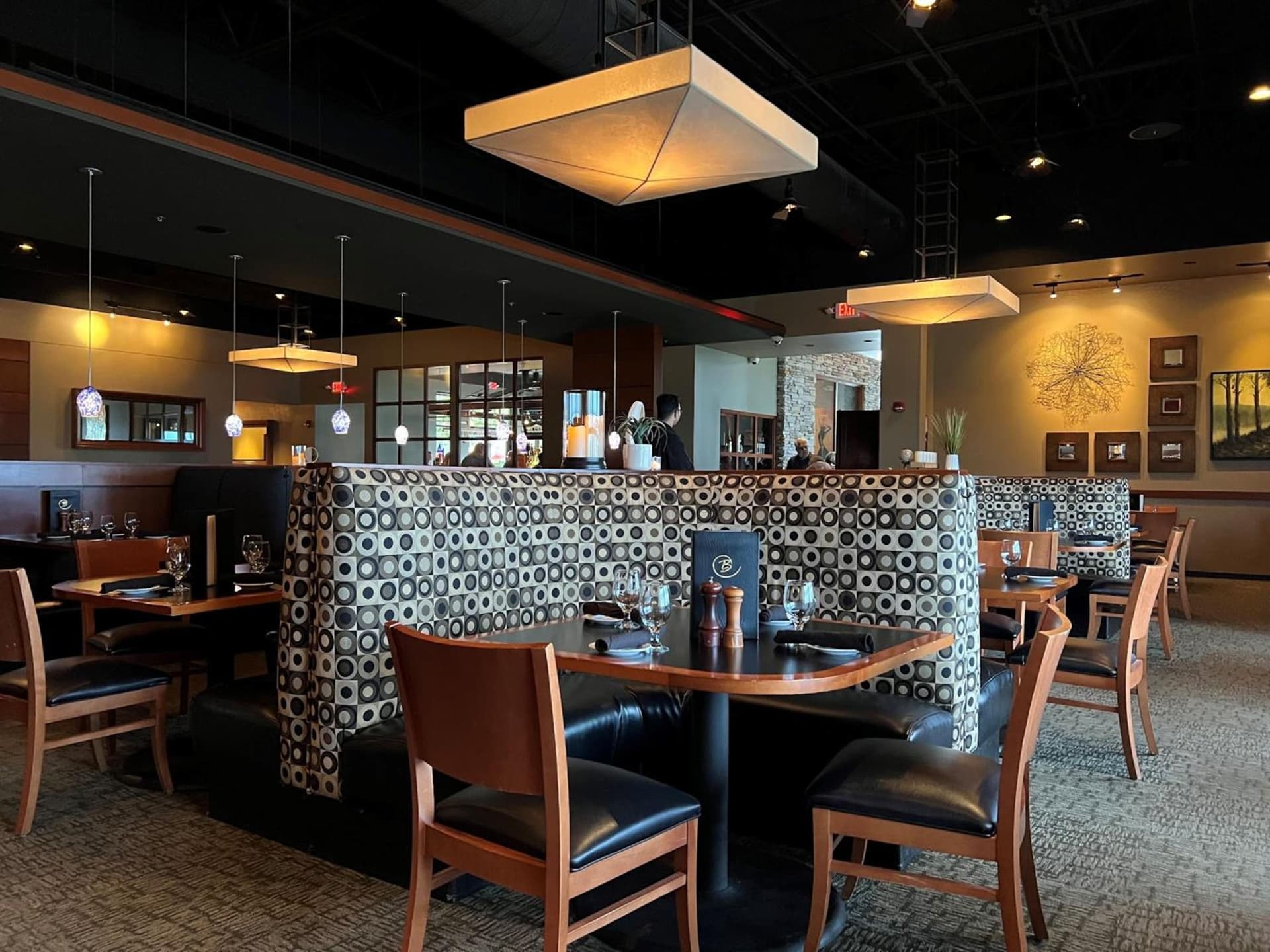 Holiday Inn Hotel & Suites Bloomington Airport by IHG interior in Bloomington, IL — gallery photo 2