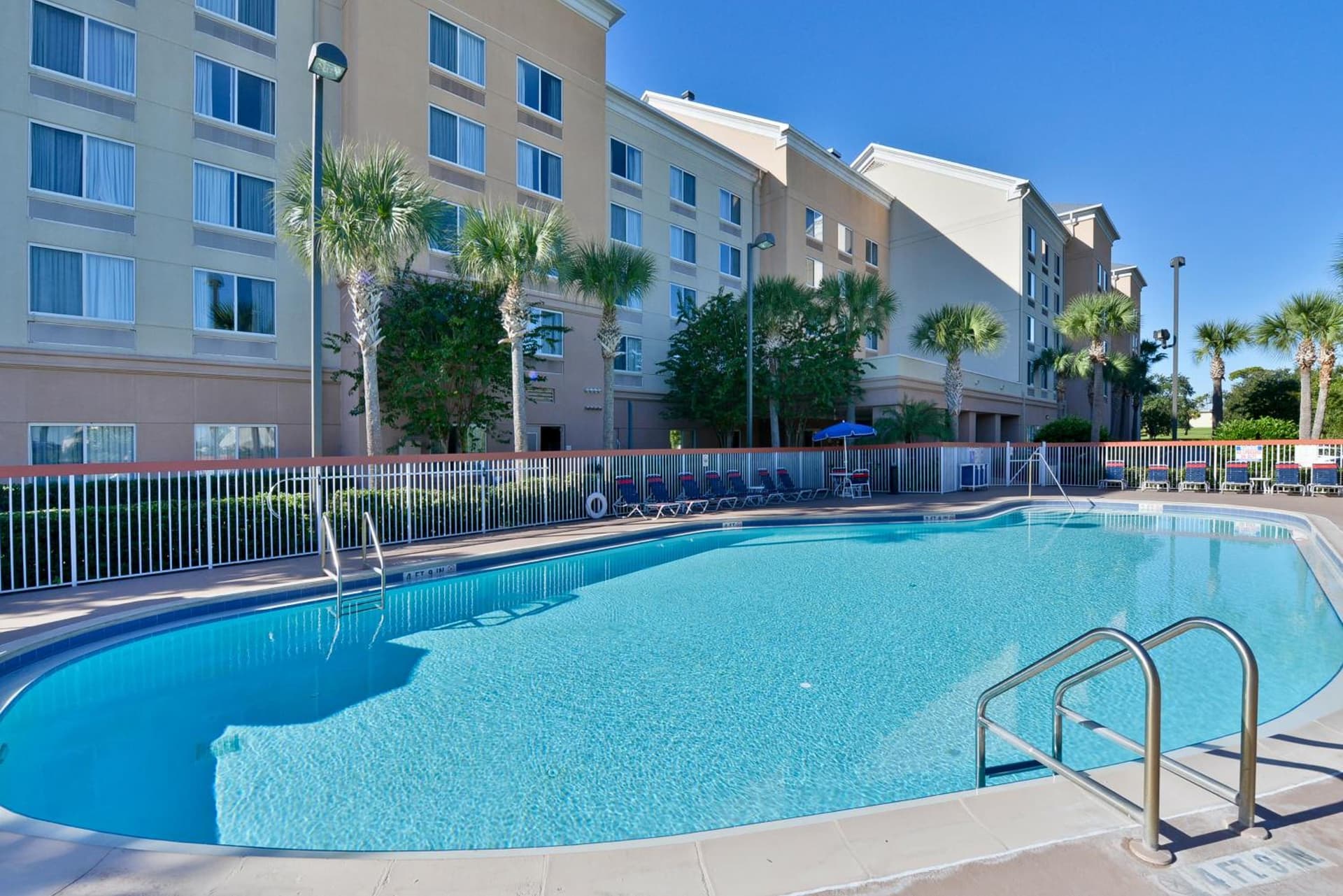 City Express by Marriott Orlando International Drive interior in Orlando, FL — gallery photo 2