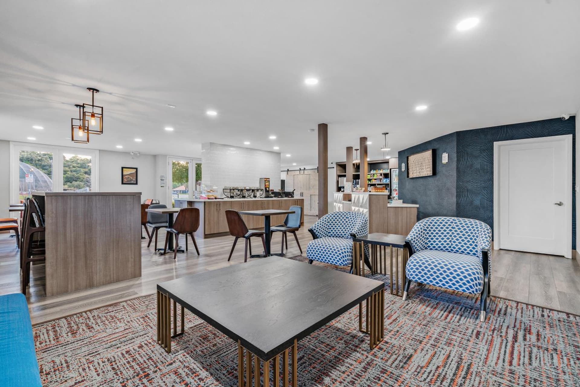 Avania Inn of Santa Barbara interior in Santa Barbara, CA — gallery photo 2