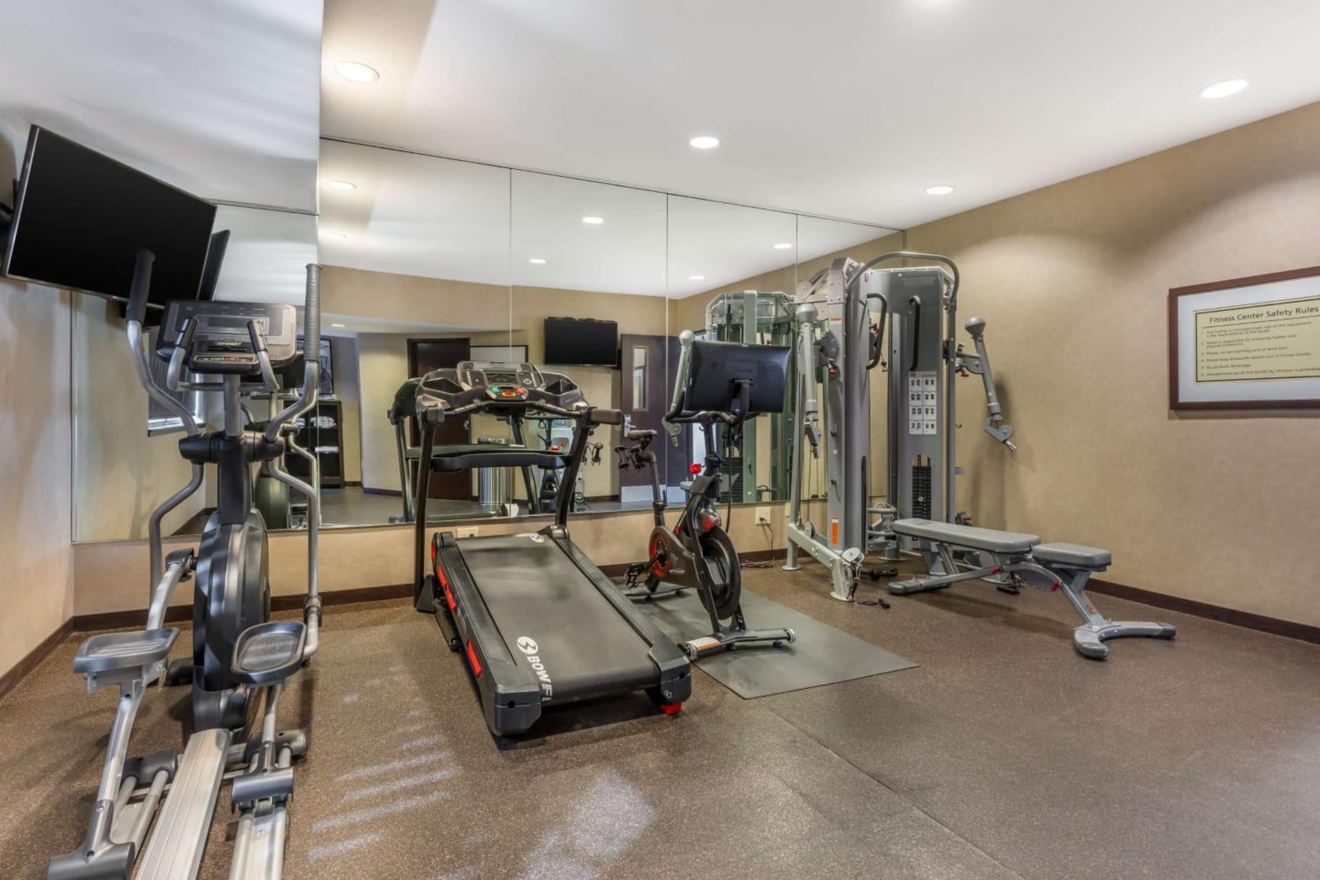 Best Western Plus Wine Country Inn & Suites property views in Santa Rosa, CA — gallery photo 3