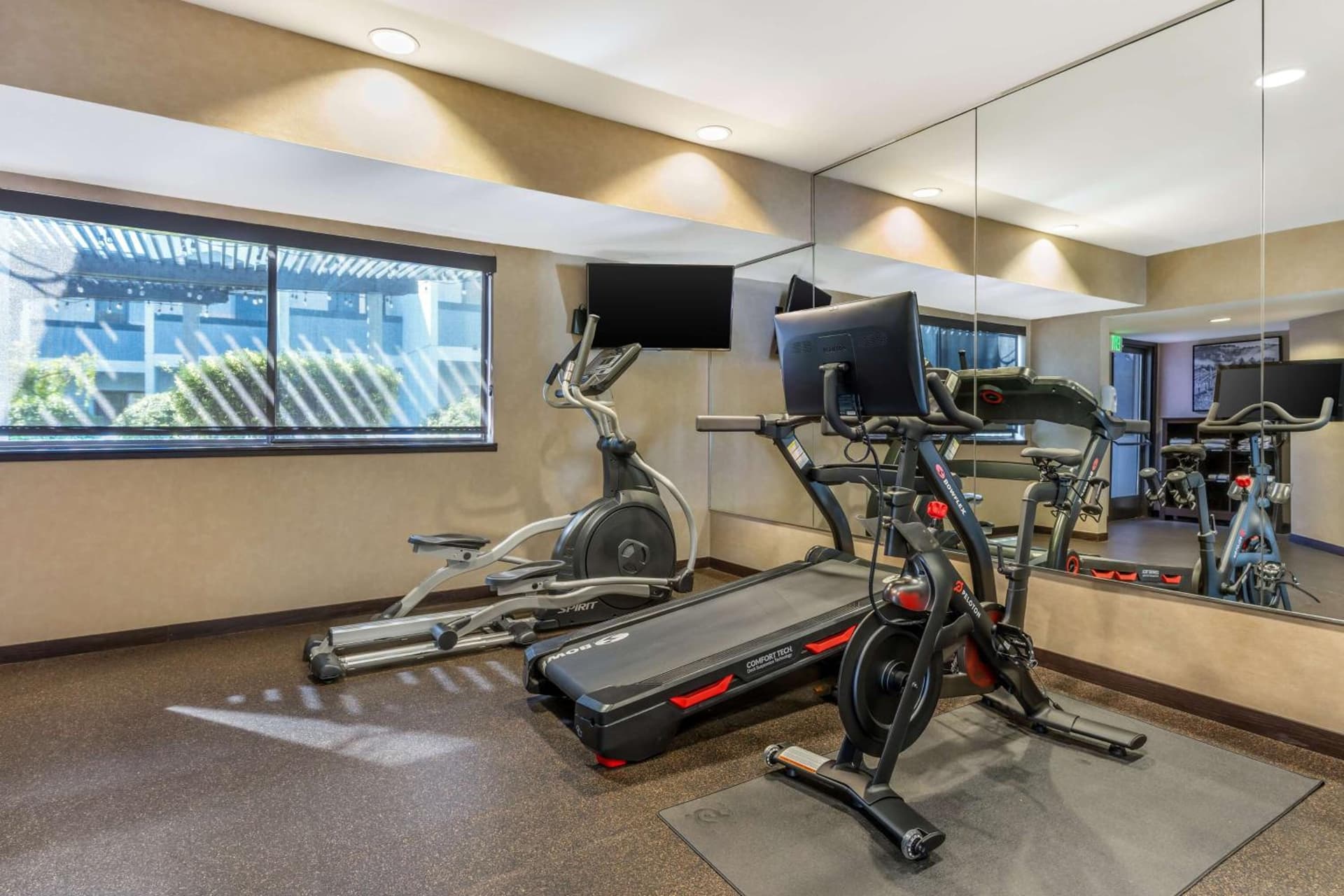 Best Western Plus Wine Country Inn & Suites gallery photo in Santa Rosa, CA — image 103
