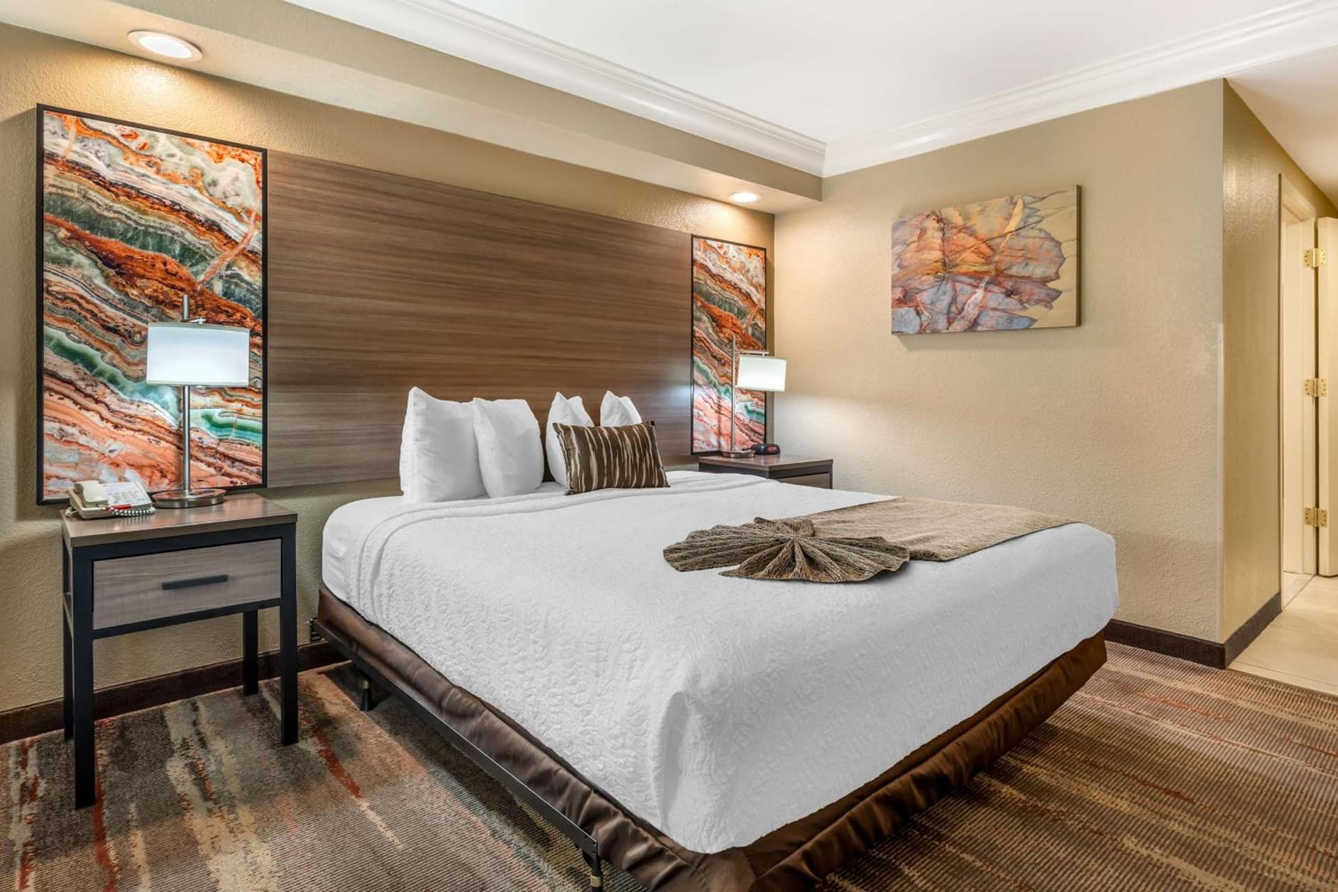 Best Western Plus Wine Country Inn & Suites property views in Santa Rosa, CA — gallery photo 3