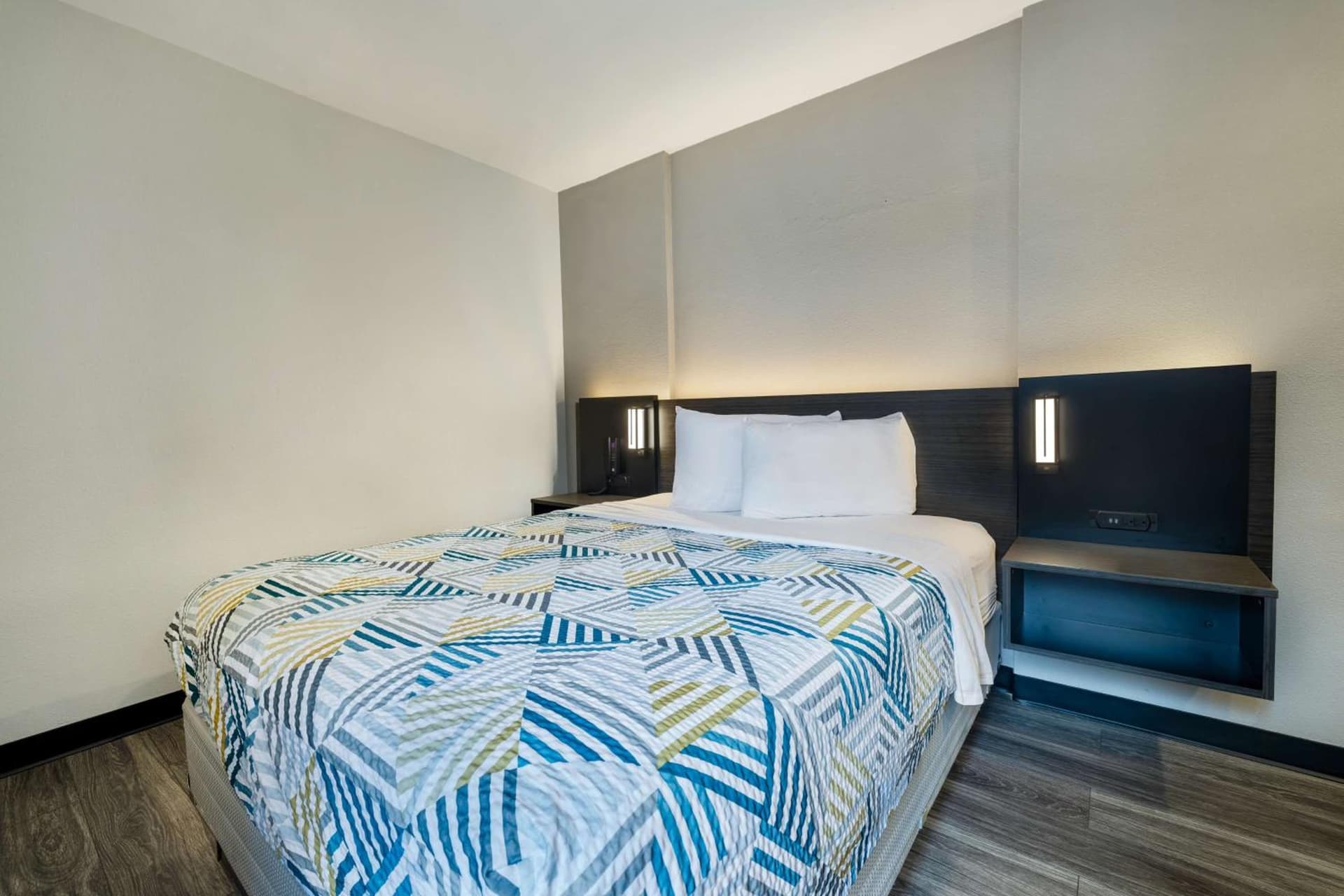 Motel 6-McAllen, TX - East gallery photo in McAllen, TX — image 25