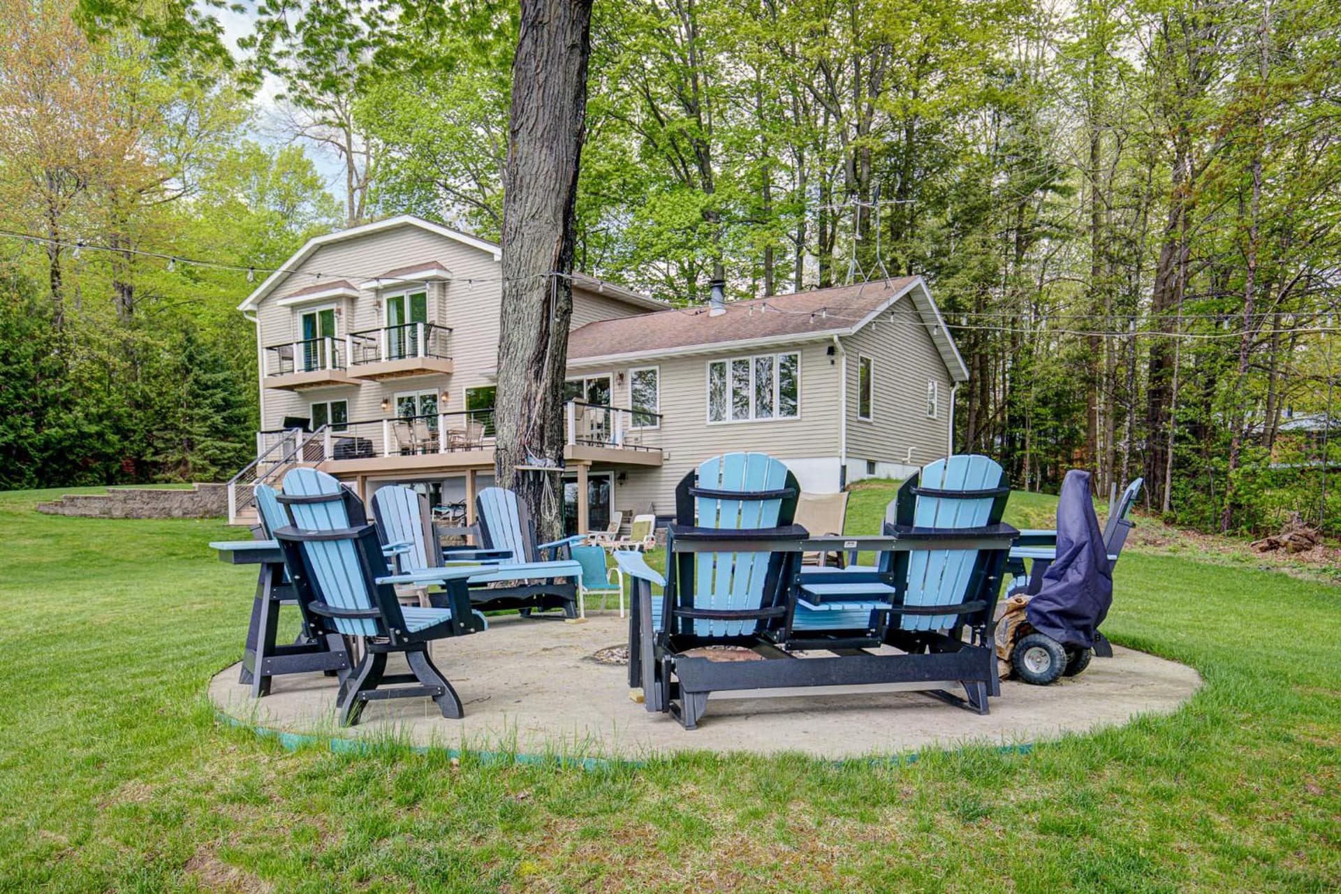 Sabel's Retreat On Summit Lake interior in Summit Lake, WI — gallery photo 2
