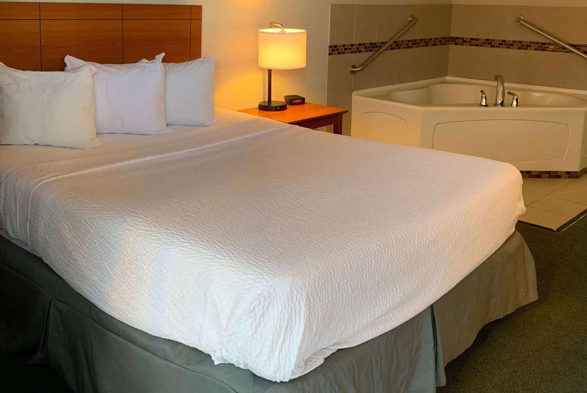 Days Inn by Wyndham Louisville Airport Fair and Expo Center gallery photo in Louisville, KY — image 13