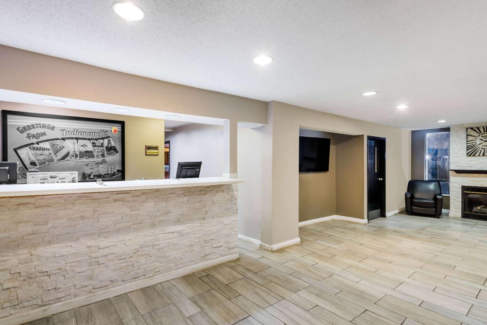 Super 8 by Wyndham Indianapolis/NE/Castleton Area property views in Indianapolis, IN — gallery photo 3