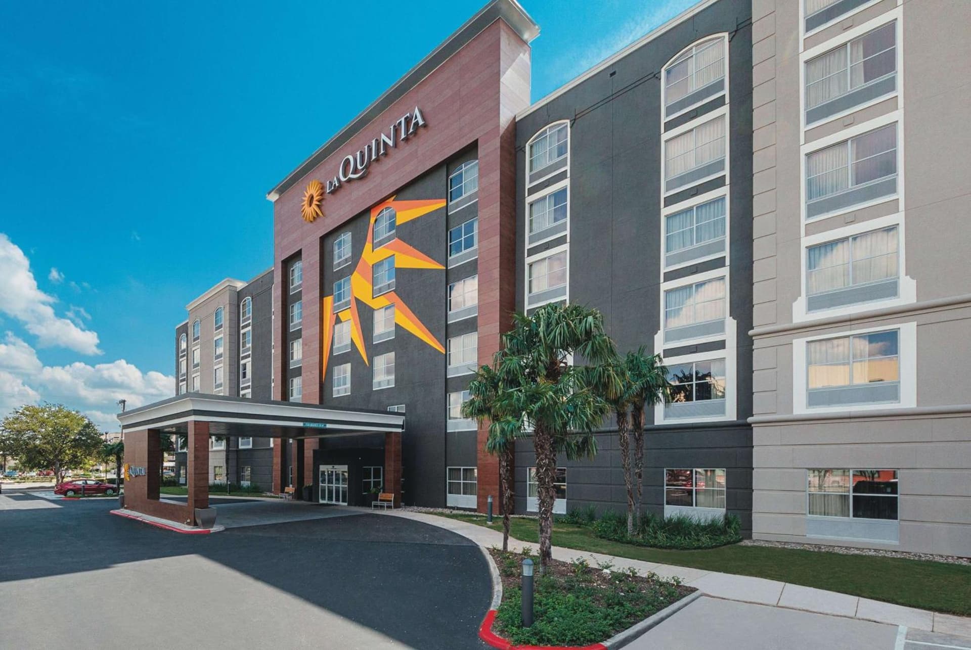 La Quinta Inn & Suites by Wyndham San Antonio Downtown featured exterior or lobby in San Antonio, TX — similar hotel