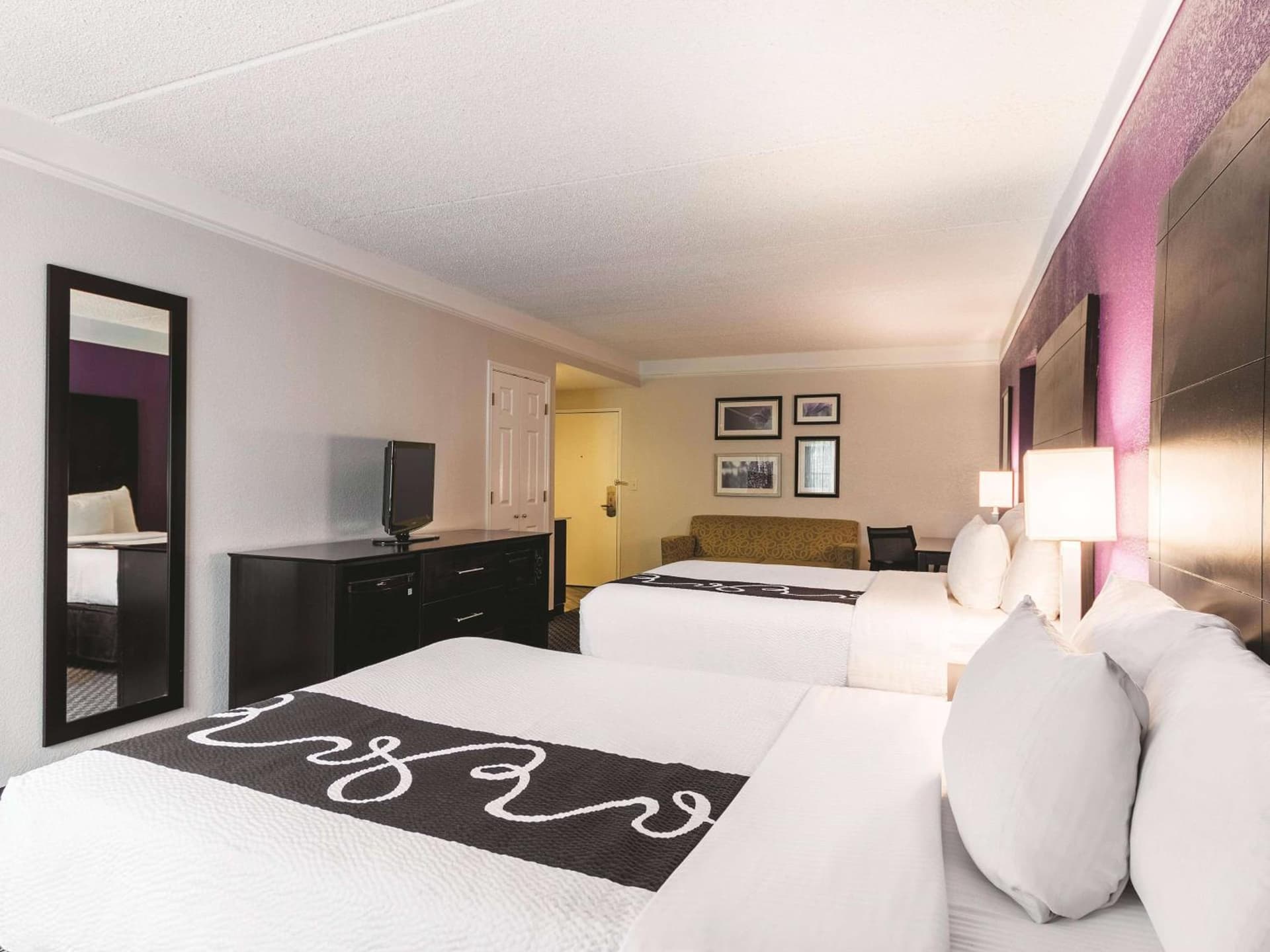 La Quinta Inn & Suites by Wyndham San Antonio Downtown gallery photo in San Antonio, TX — image 32
