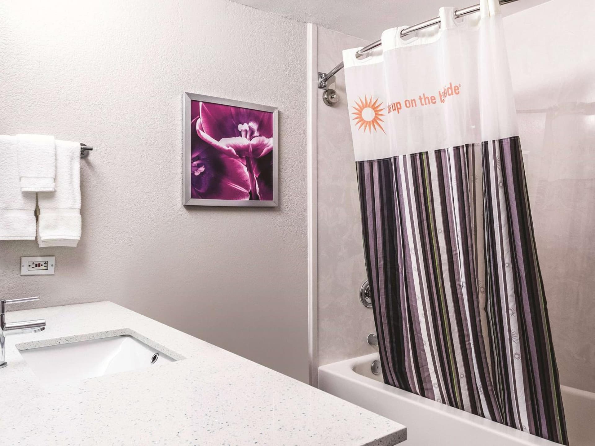 La Quinta Inn & Suites by Wyndham San Antonio Downtown gallery photo in San Antonio, TX — image 26