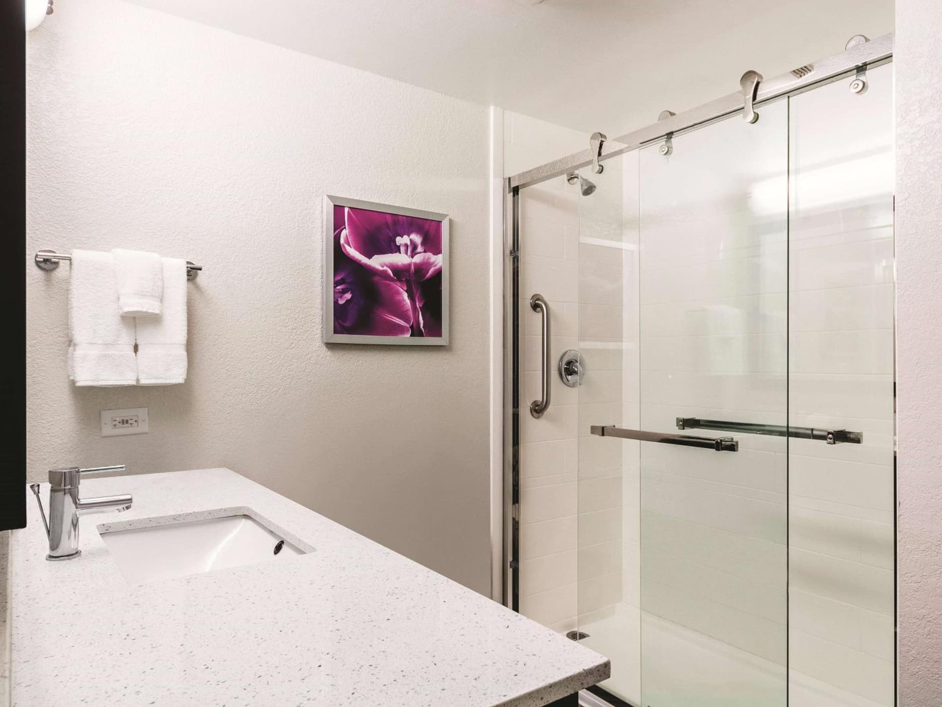 La Quinta Inn & Suites by Wyndham San Antonio Downtown gallery photo in San Antonio, TX — image 30