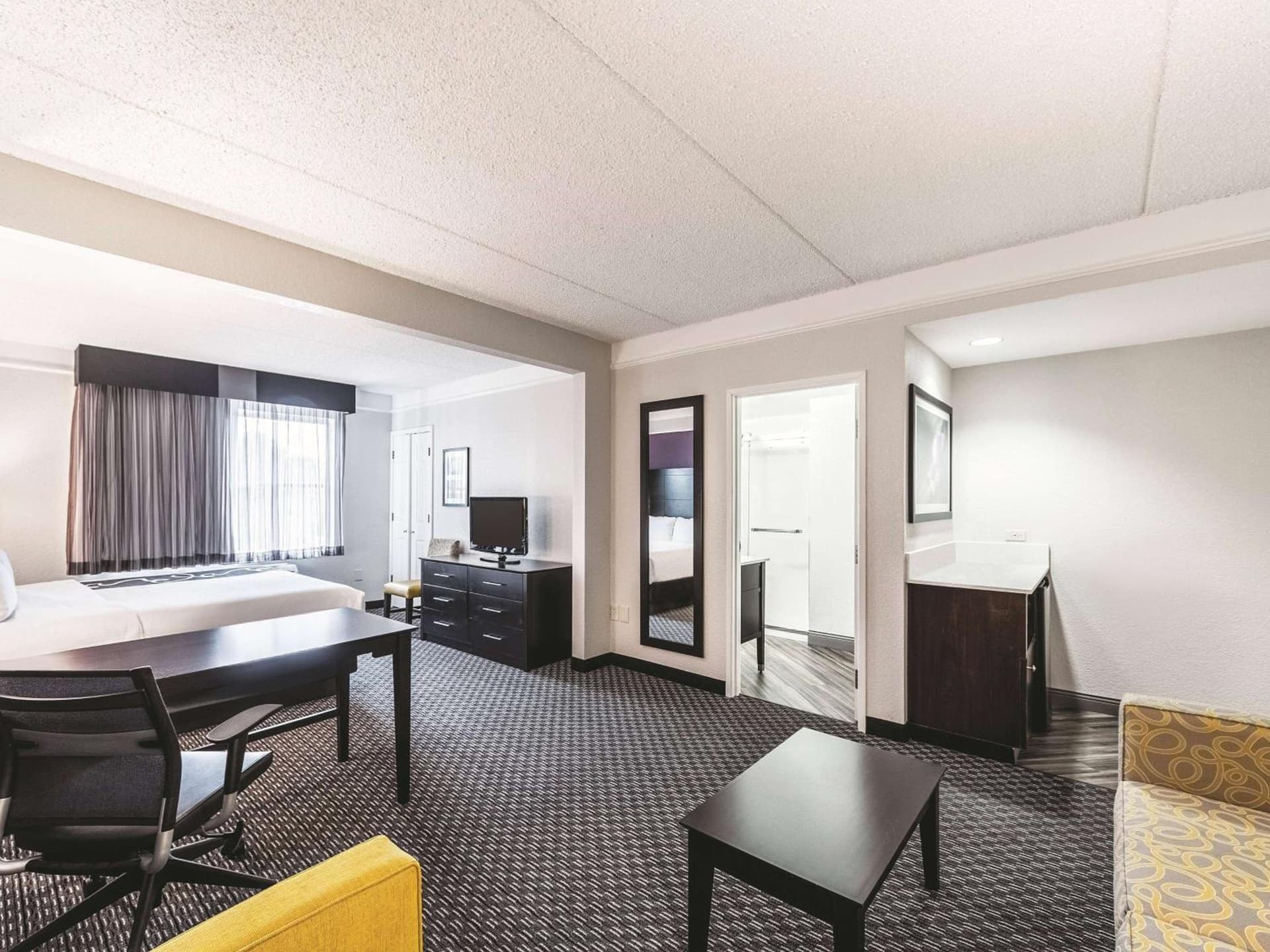 La Quinta Inn & Suites by Wyndham San Antonio Downtown gallery photo in San Antonio, TX — image 29