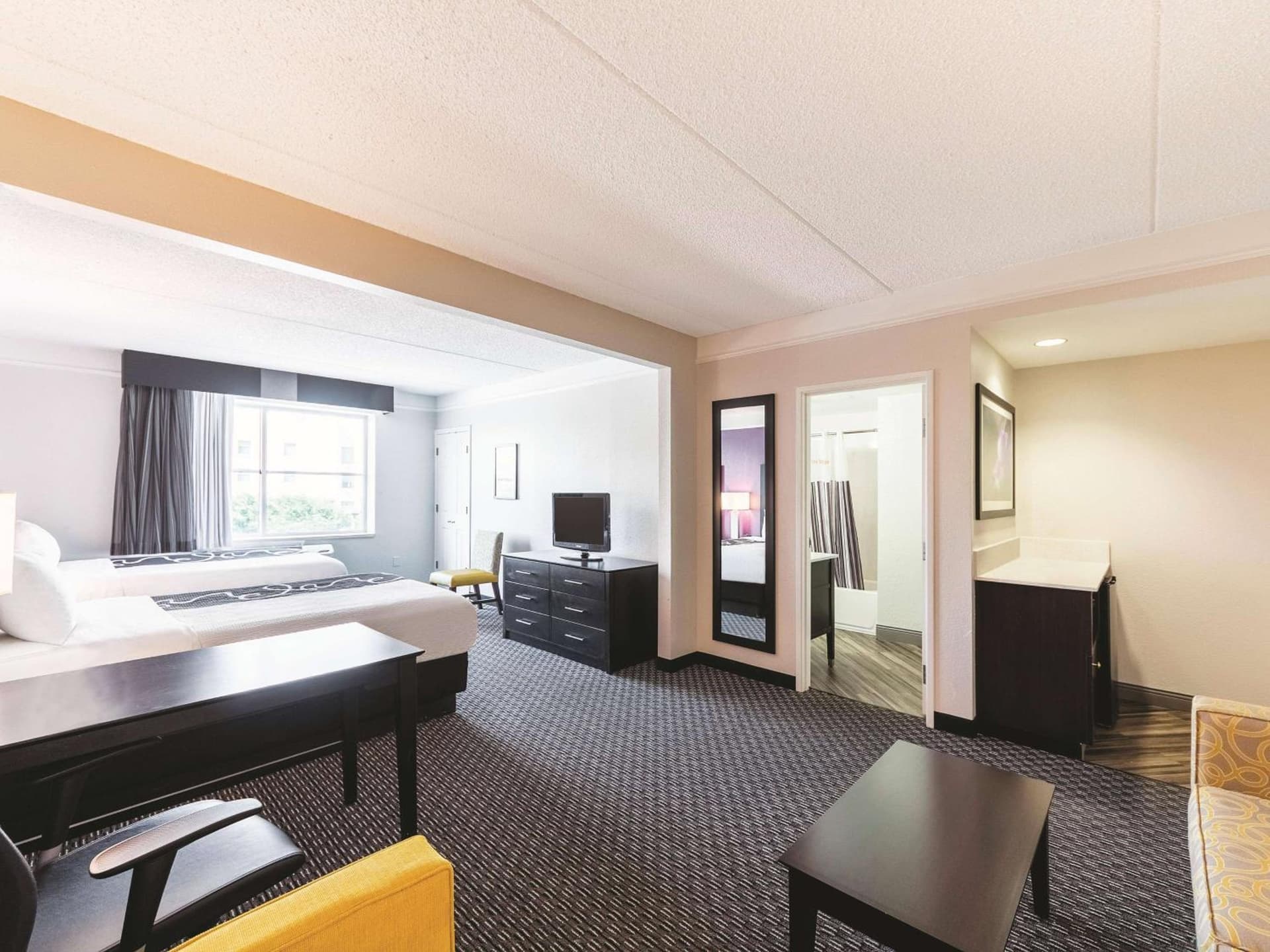 La Quinta Inn & Suites by Wyndham San Antonio Downtown gallery photo in San Antonio, TX — image 42