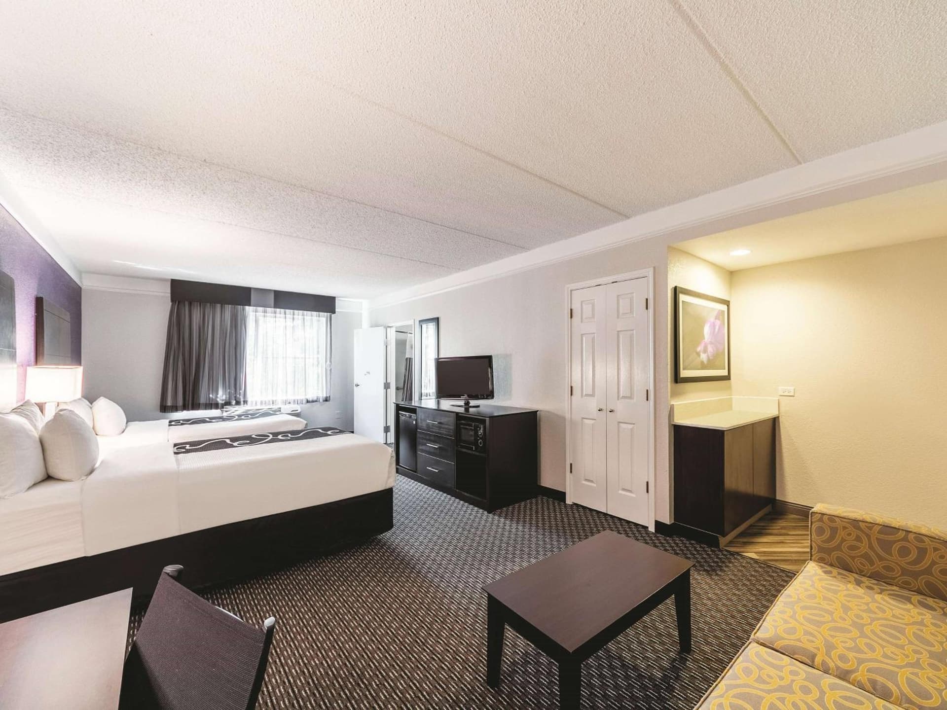 La Quinta Inn & Suites by Wyndham San Antonio Downtown gallery photo in San Antonio, TX — image 41