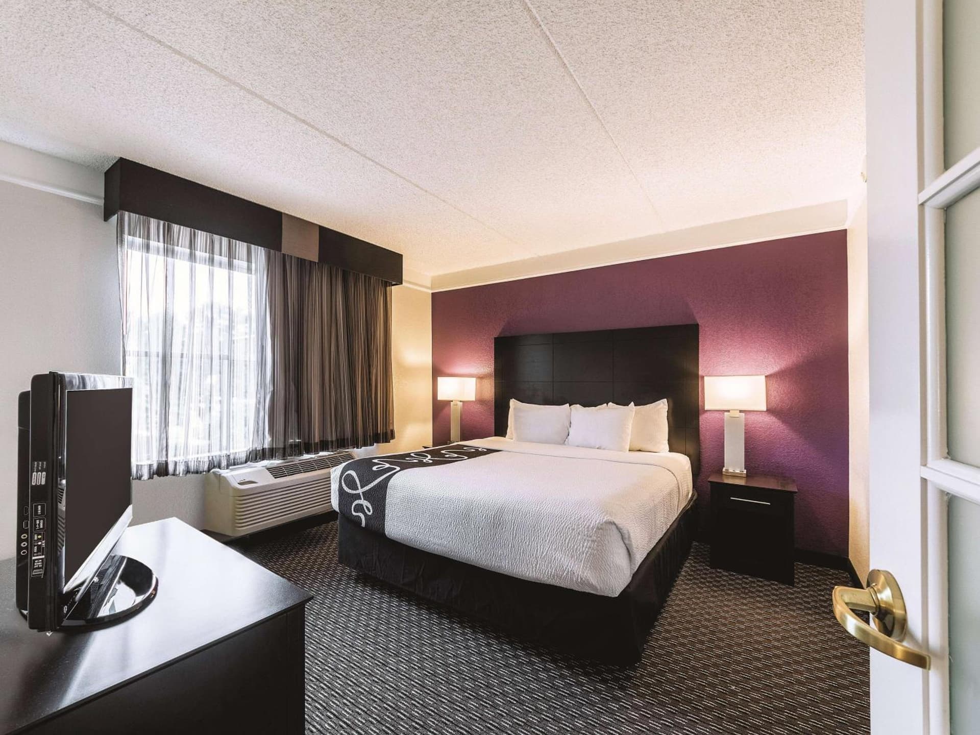 La Quinta Inn & Suites by Wyndham San Antonio Downtown gallery photo in San Antonio, TX — image 22