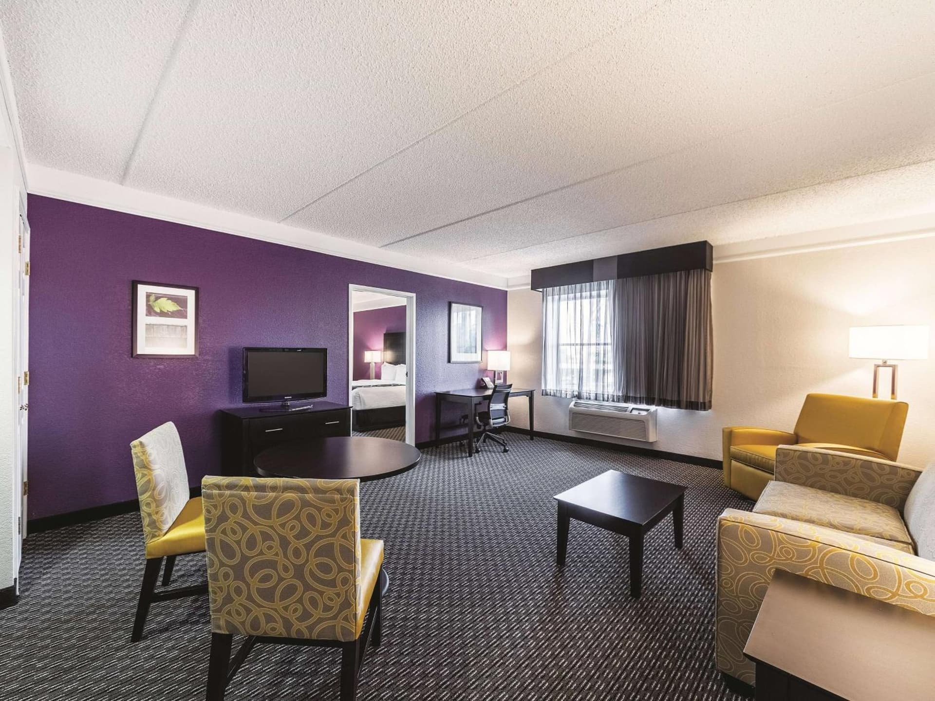 La Quinta Inn & Suites by Wyndham San Antonio Downtown gallery photo in San Antonio, TX — image 35